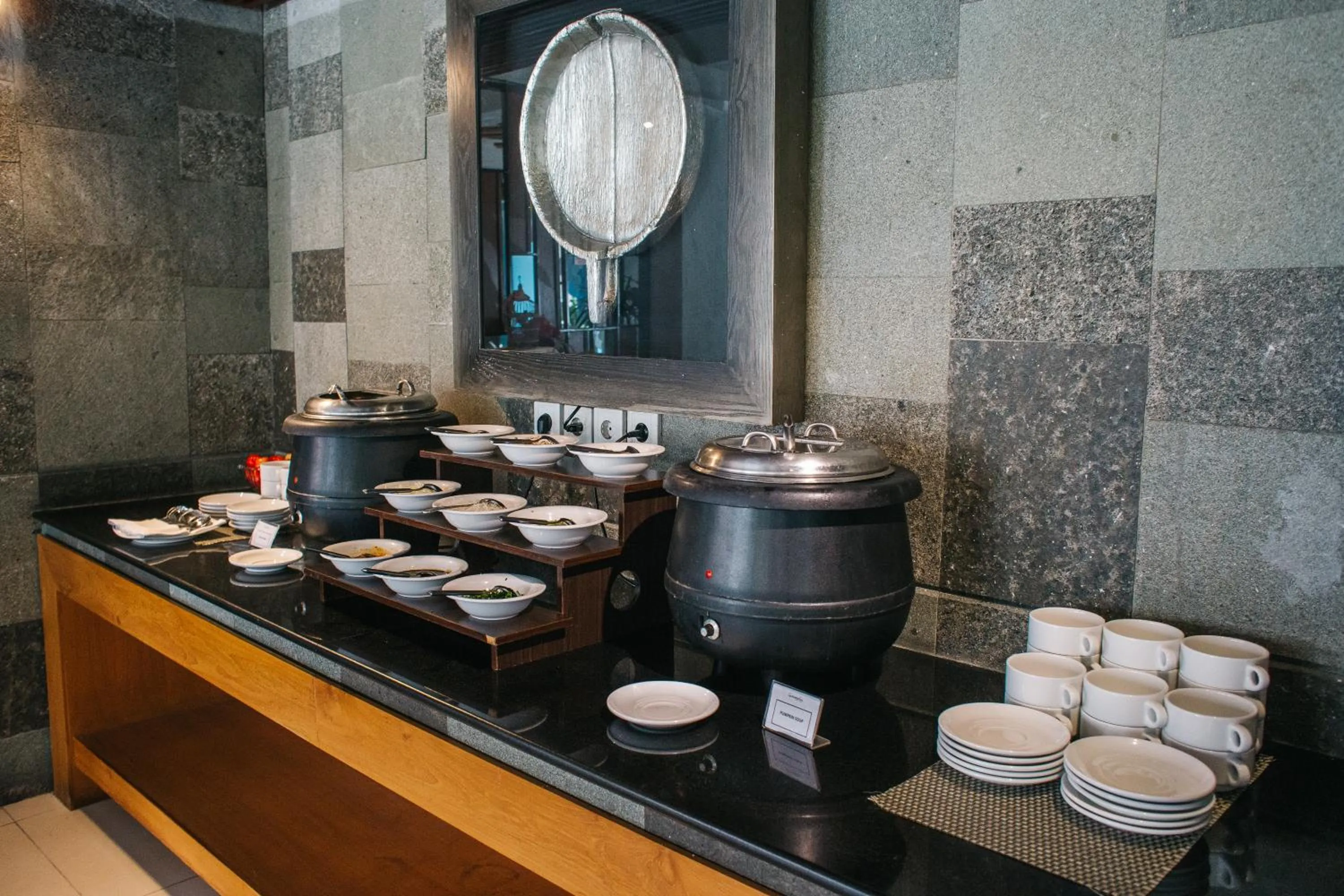 Restaurant/places to eat in Bloo Bali Hotel