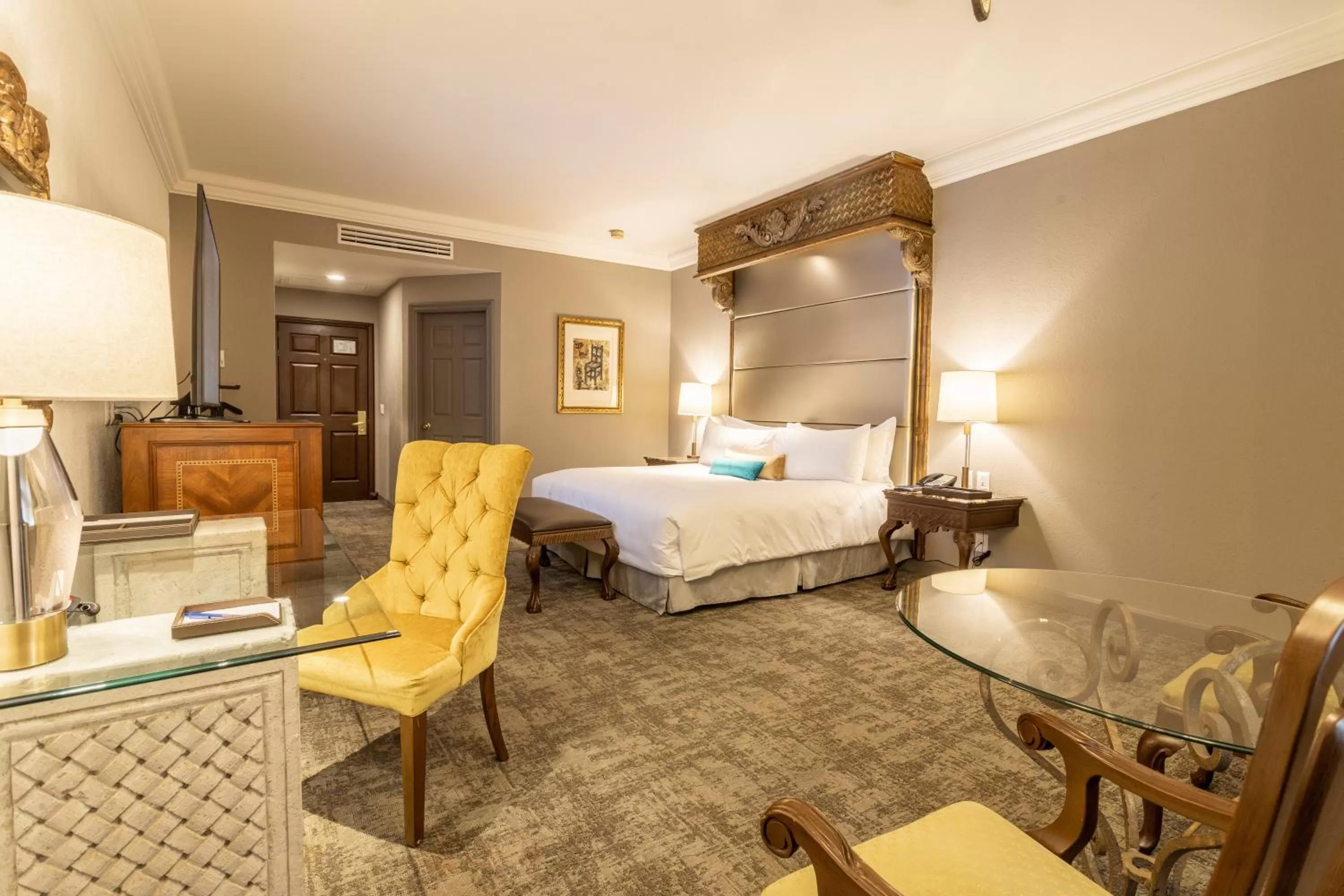 Bedroom, Bed in Quinta Real Monterrey