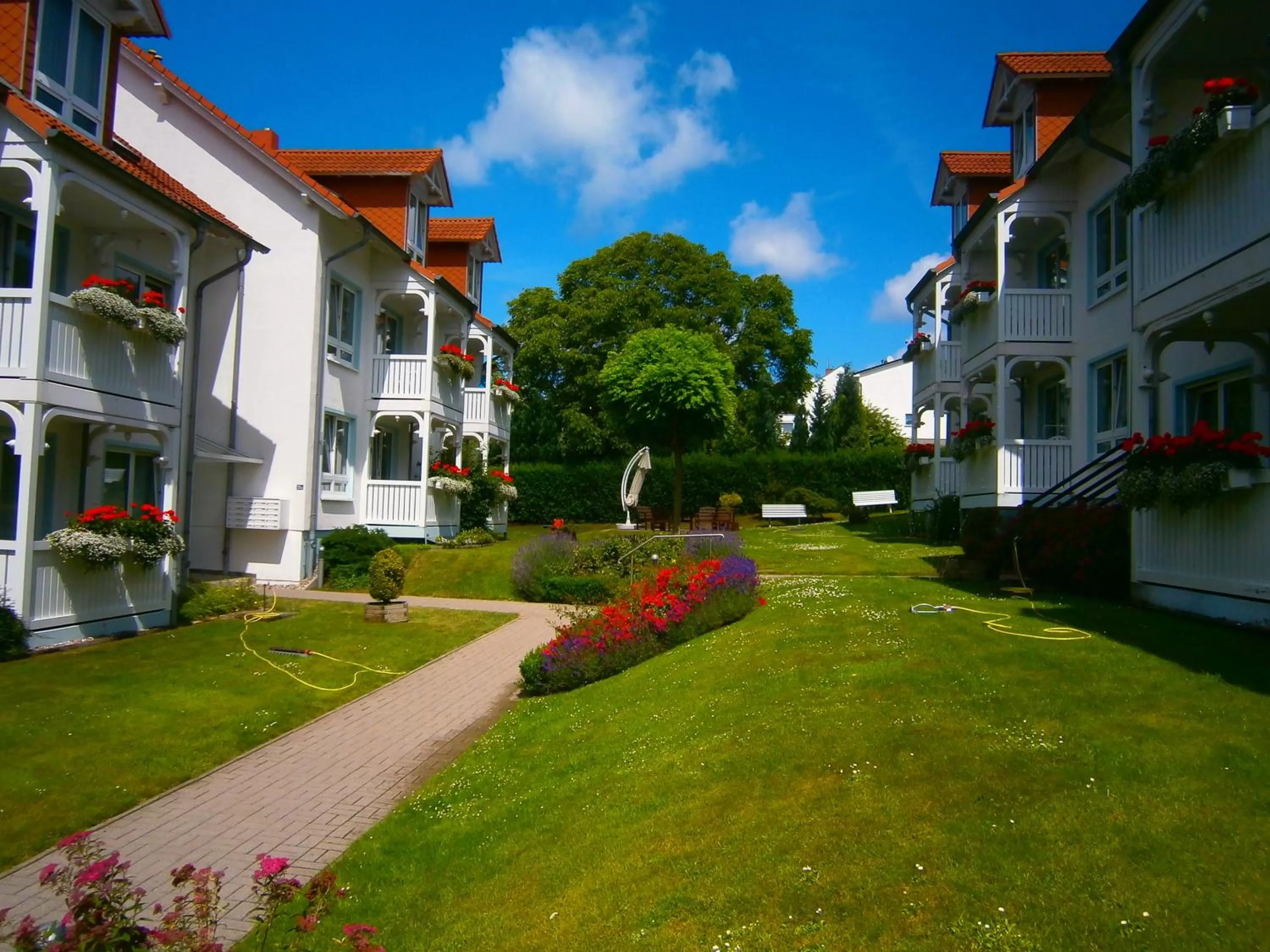 Facade/entrance, Property Building in Apartmenthaus Binzer Sterne