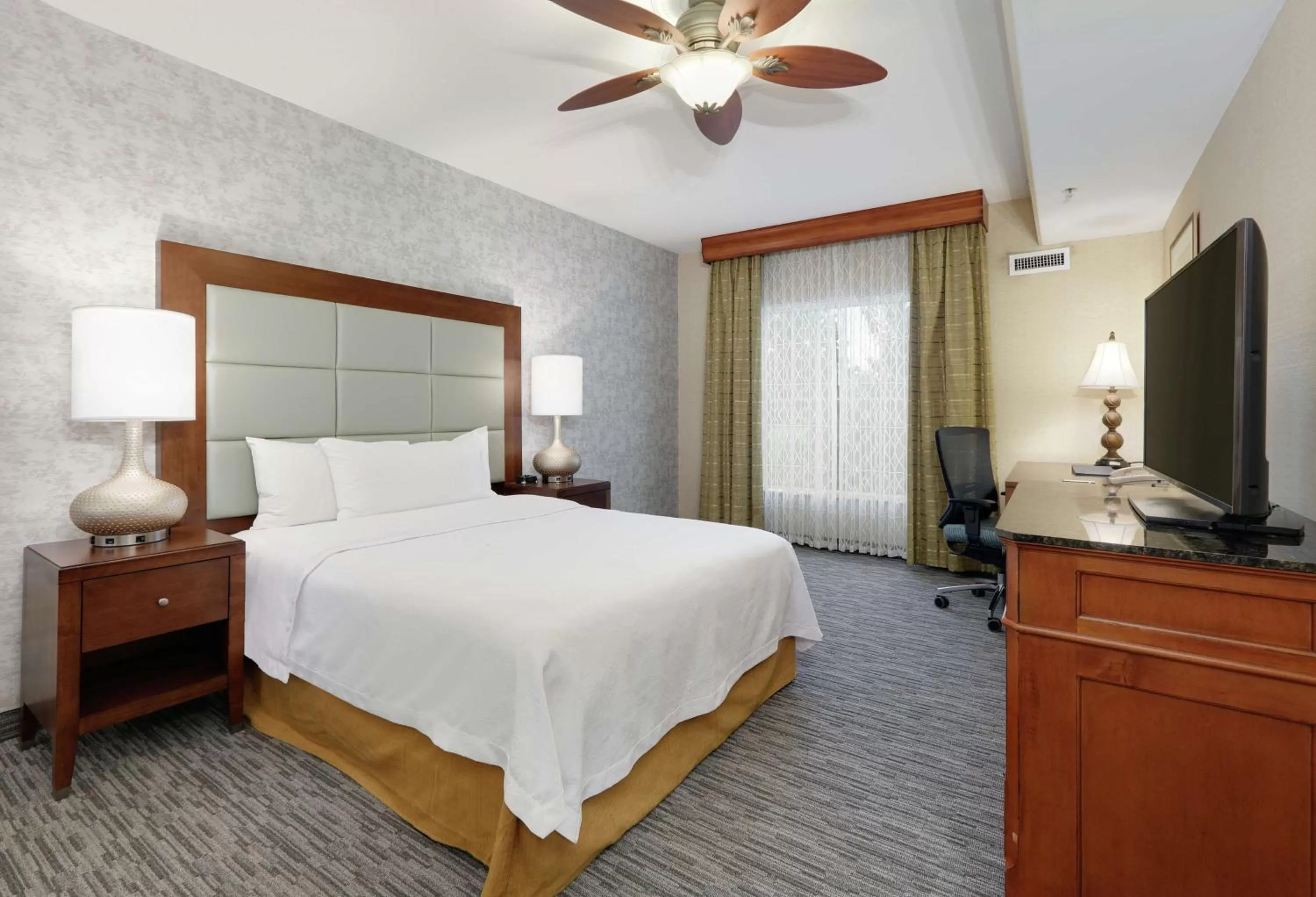 Bedroom, Bed in Homewood Suites Hagerstown