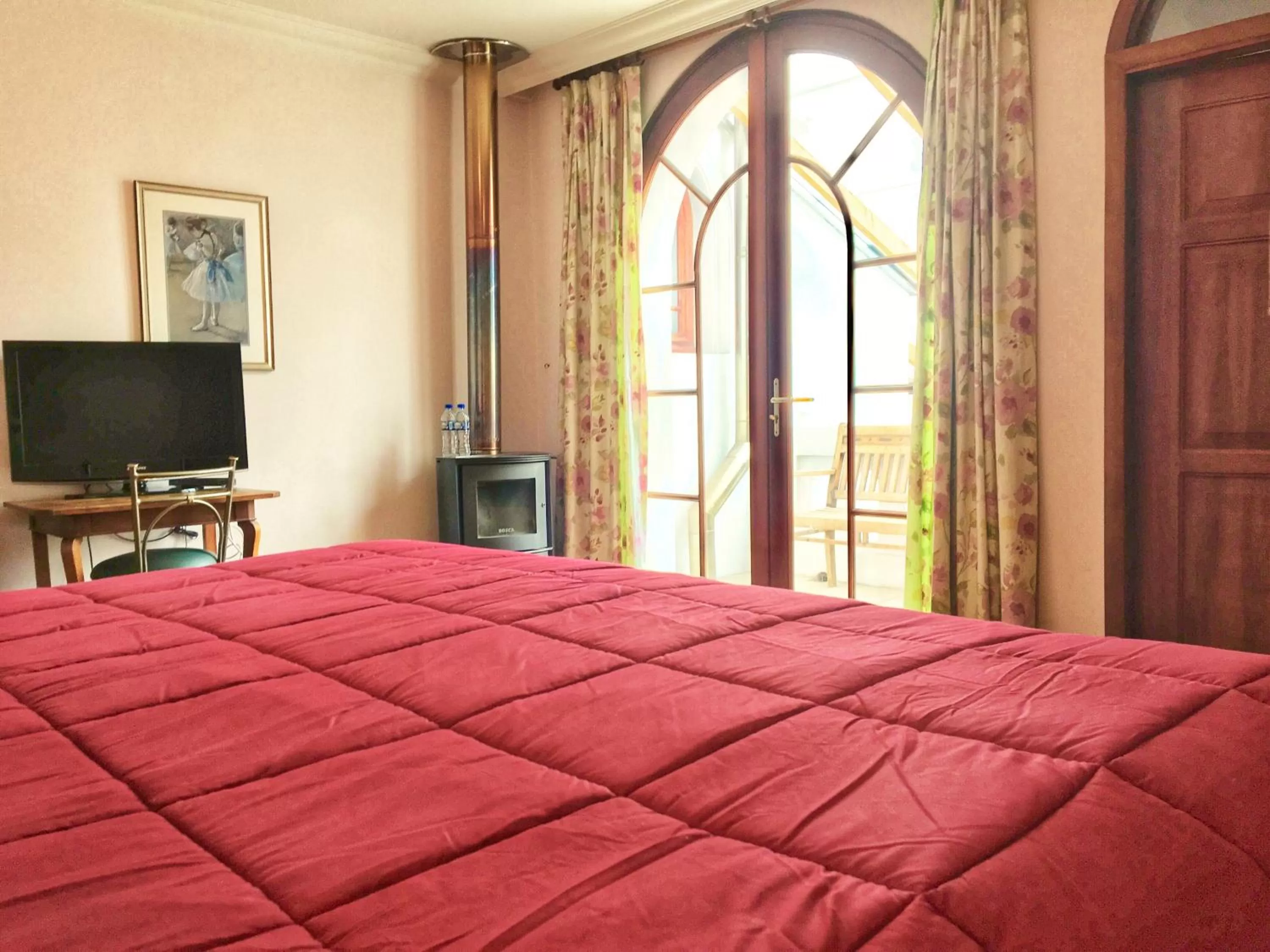 Photo of the whole room, Bed in Boutique Hotel Casa Foch