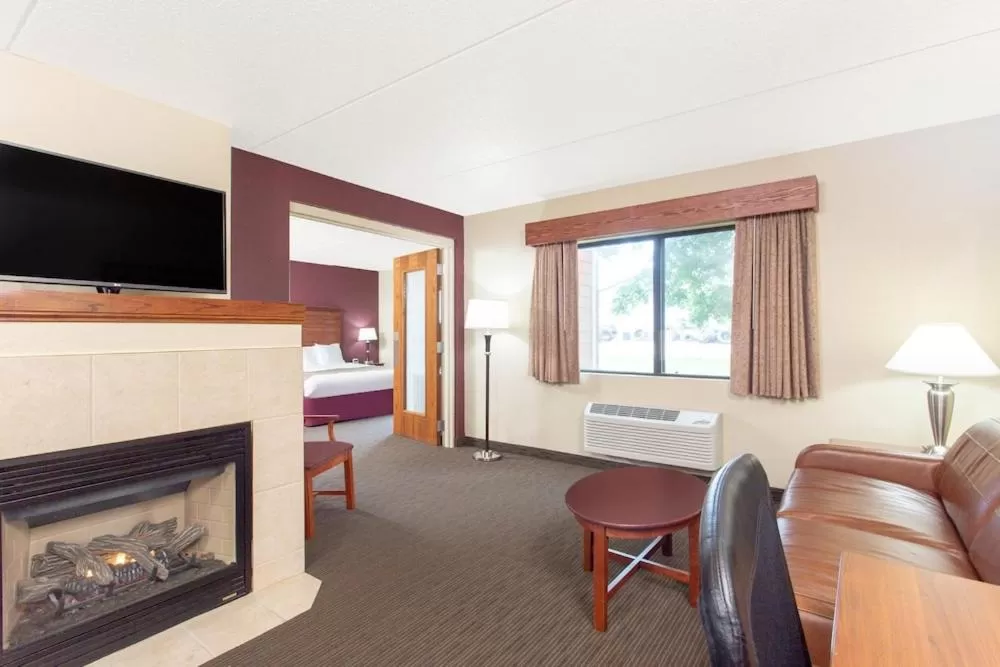 Photo of the whole room in AmericInn by Wyndham New London