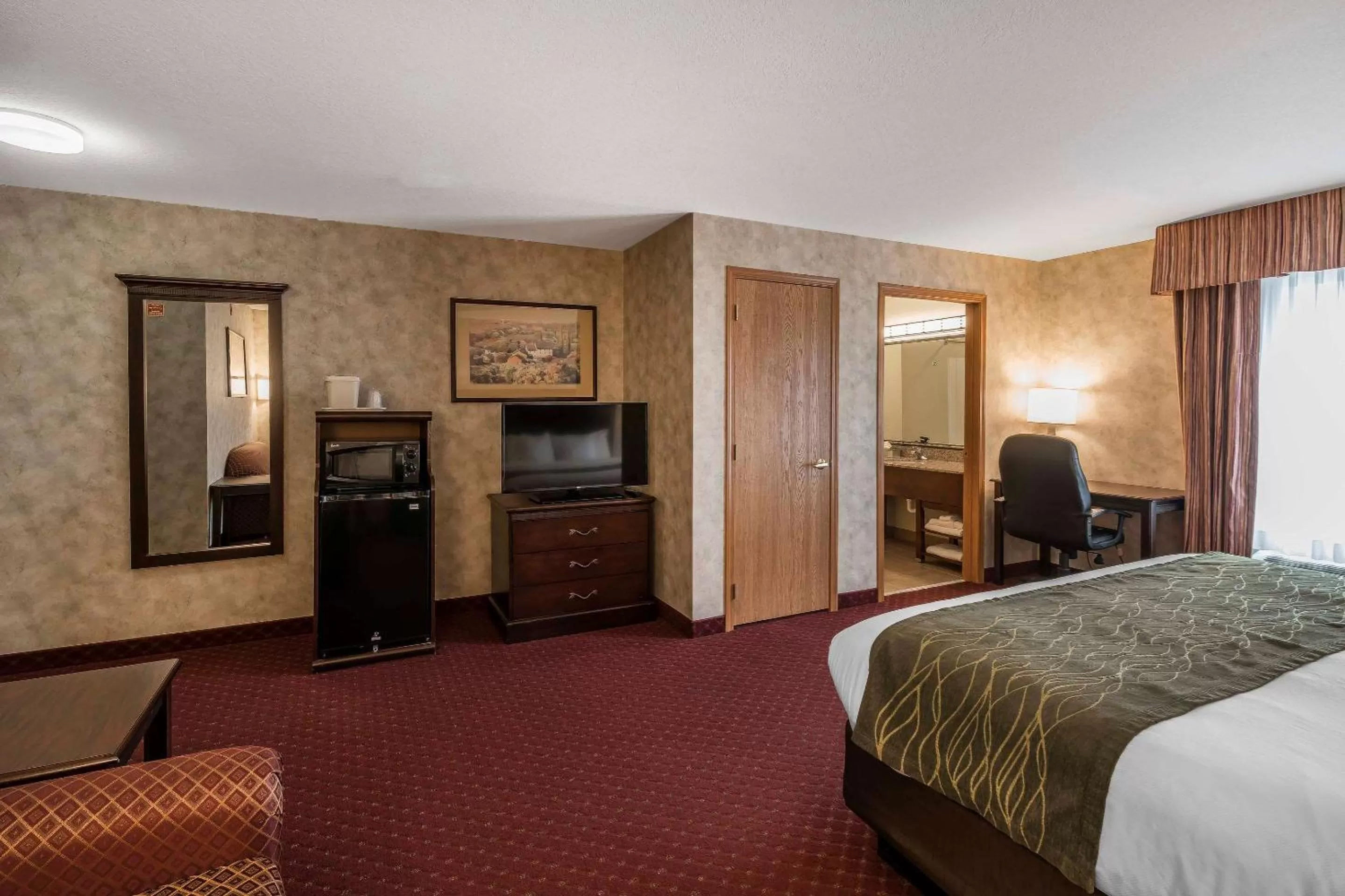 King Suite - Accessible/Non-Smoking in Comfort Inn & Suites Walla Walla