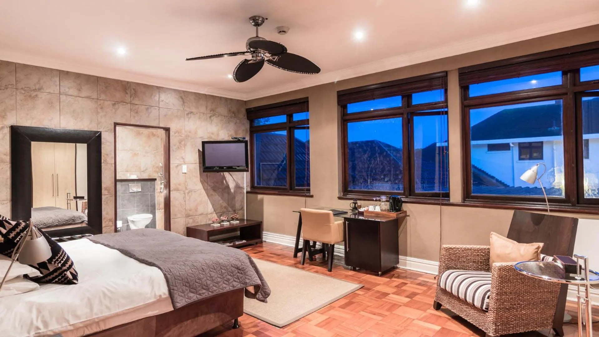 Bedroom, Bed in Manor 38