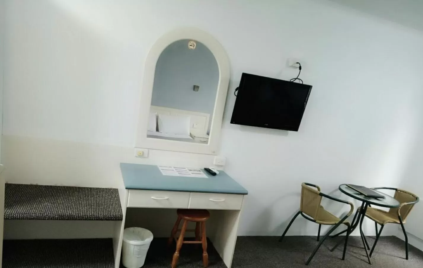 TV and multimedia in Excelsior Motor Inn