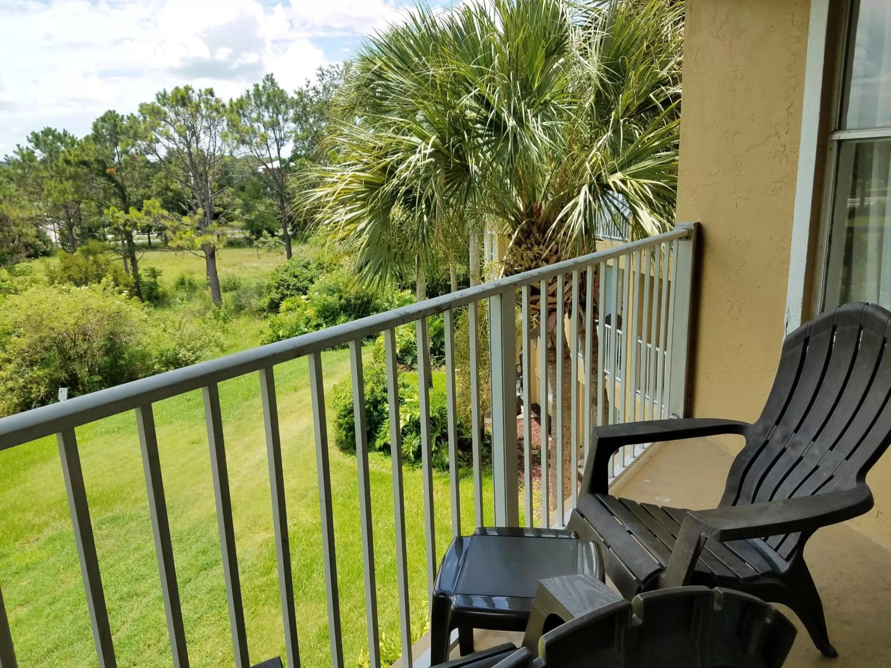 Balcony/Terrace in Parc Corniche Condominium Suites