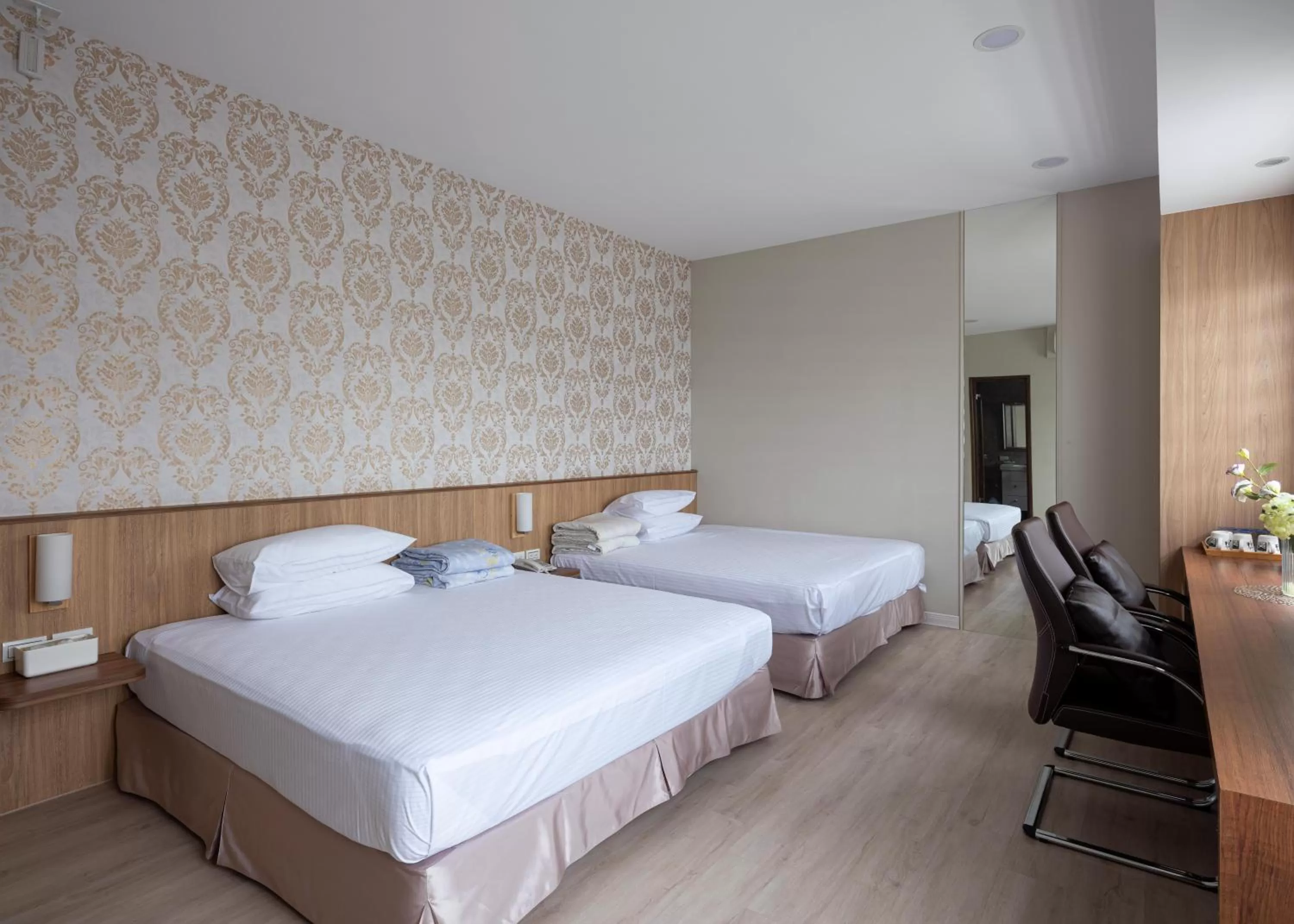 Decorative detail, Bed in 名竹旅社 Minzu Hotel