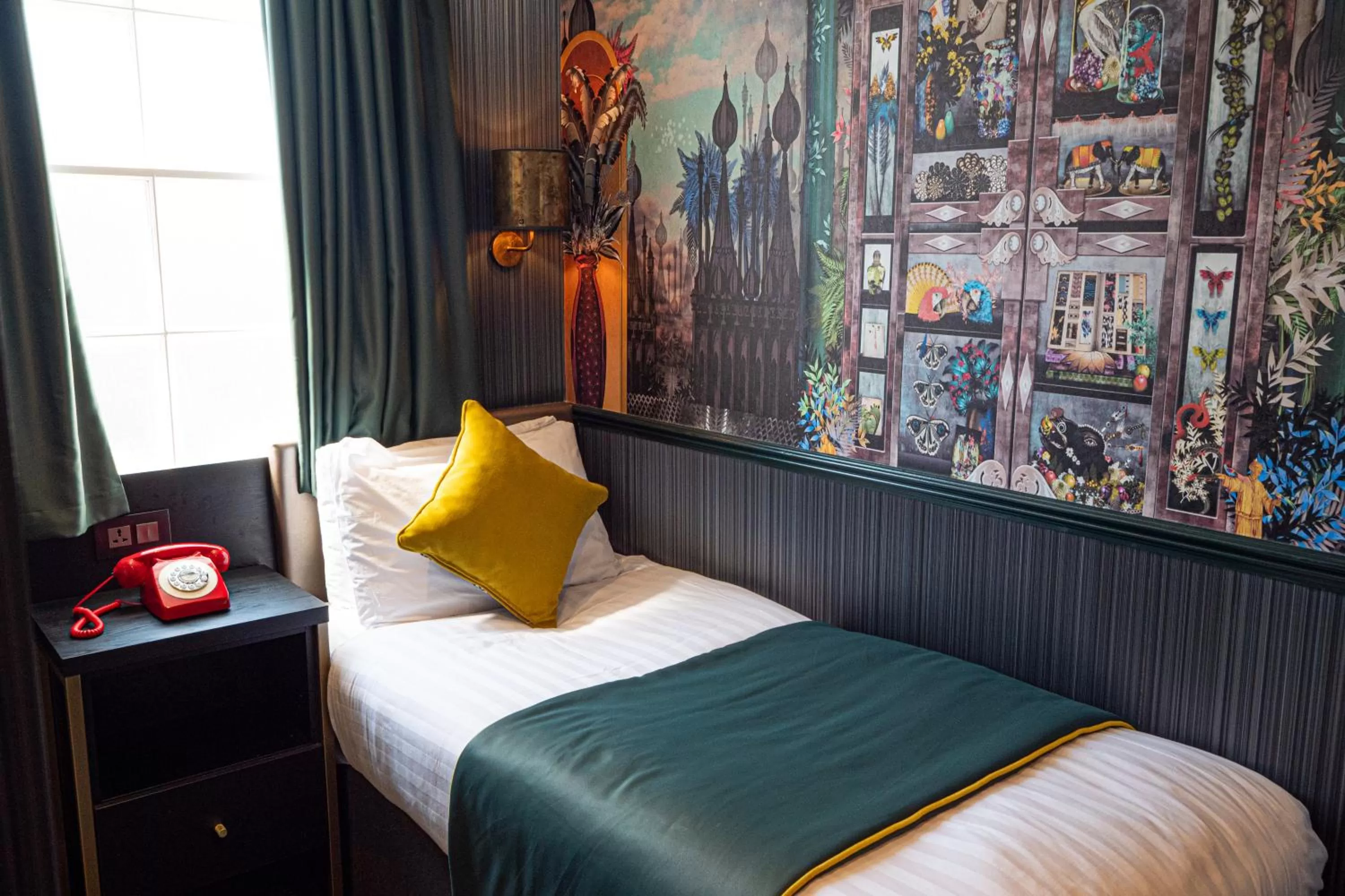 Bed in Hyde Park Green