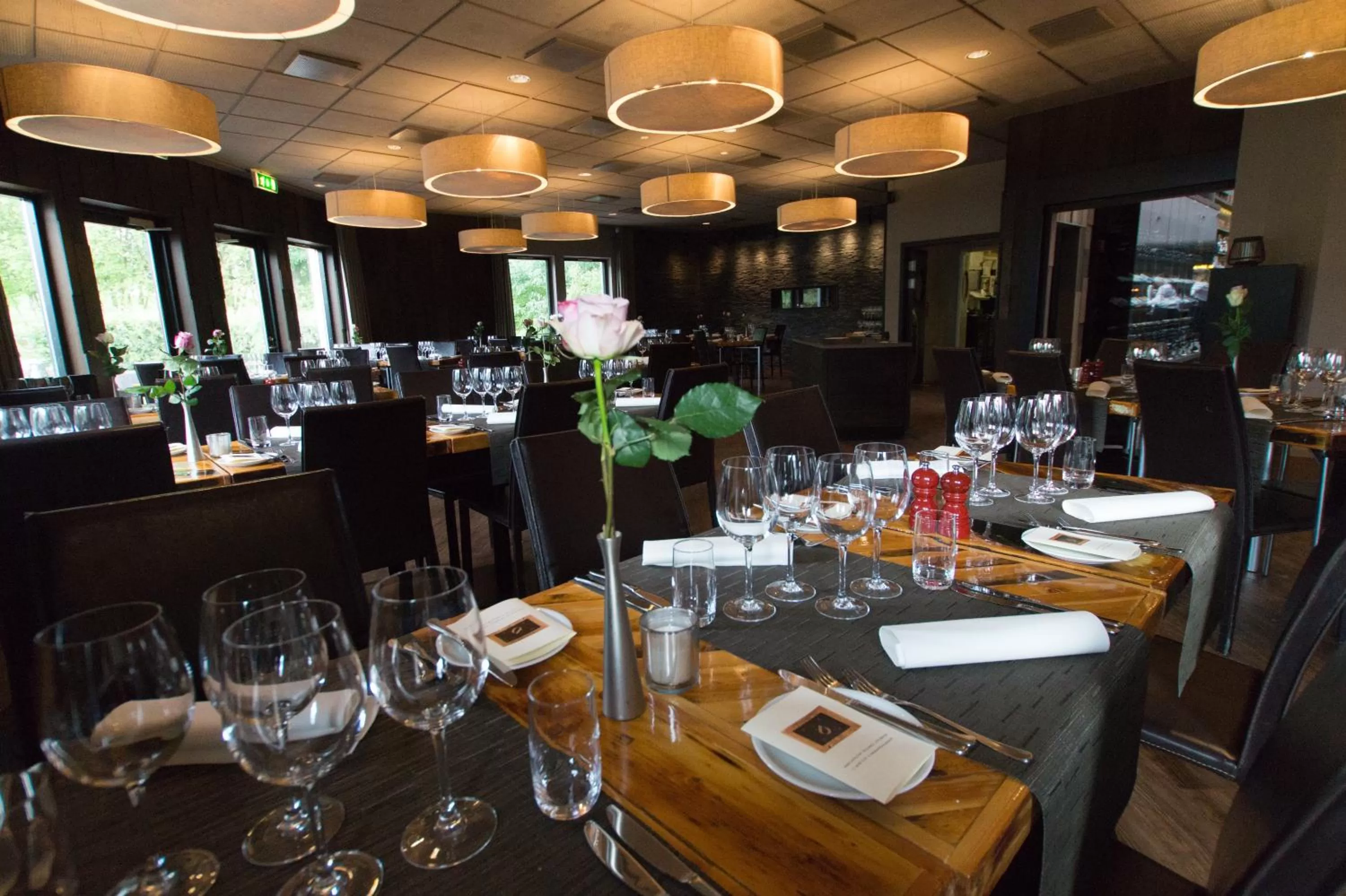 Restaurant/places to eat in Hotel Lautrup Park