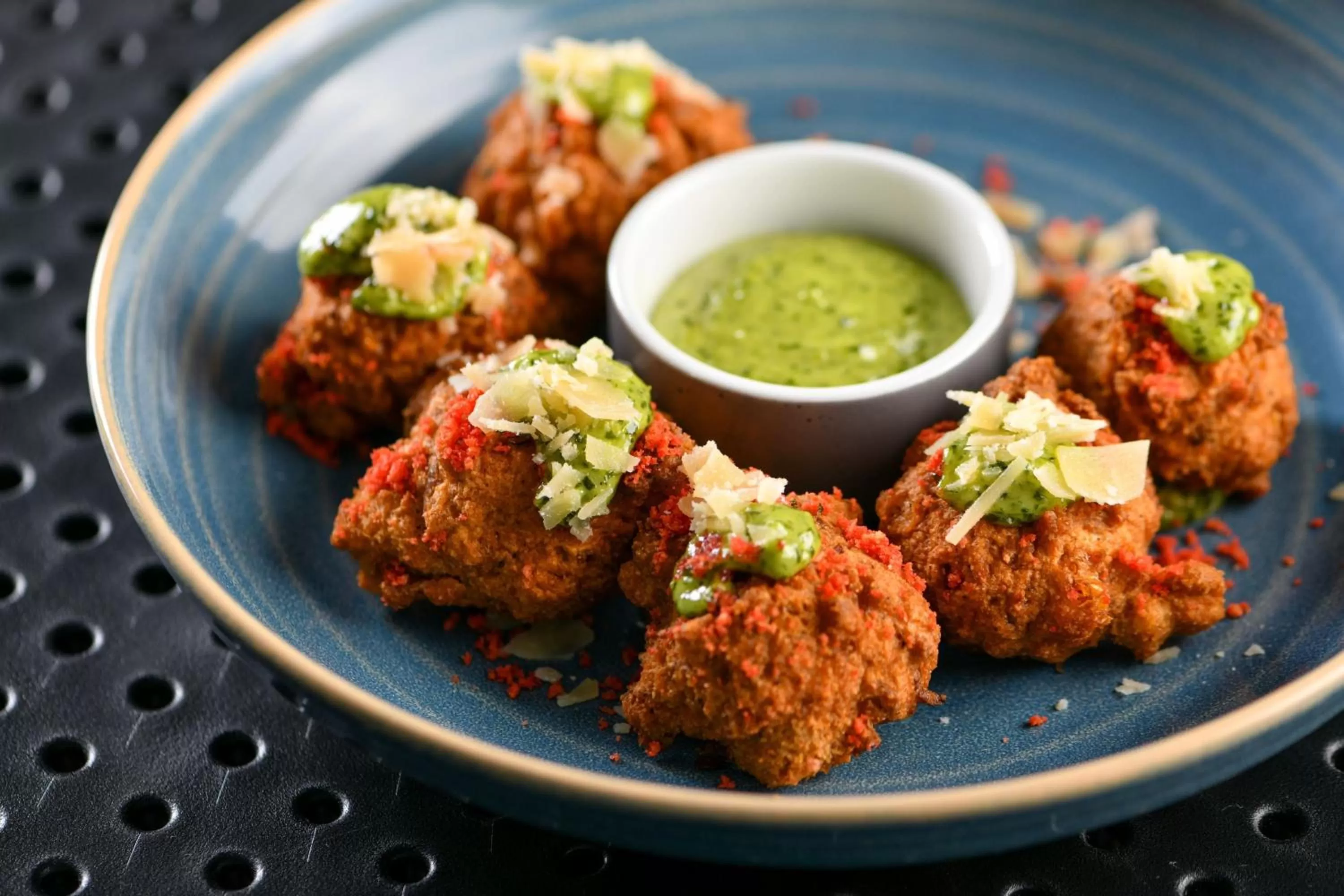 Restaurant/places to eat in W Boston