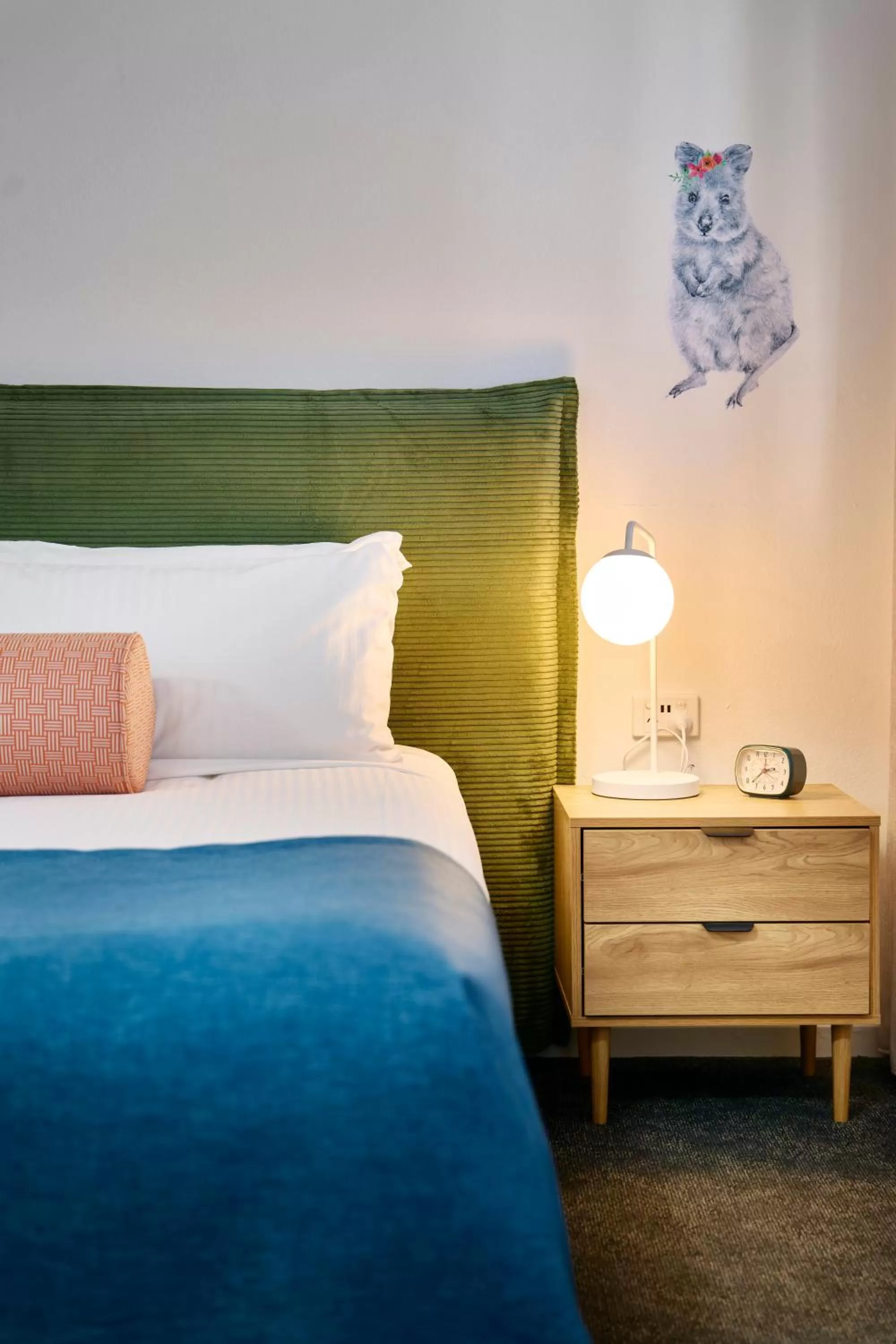 Bed in Baileys Parkside Motel by VetroBlu