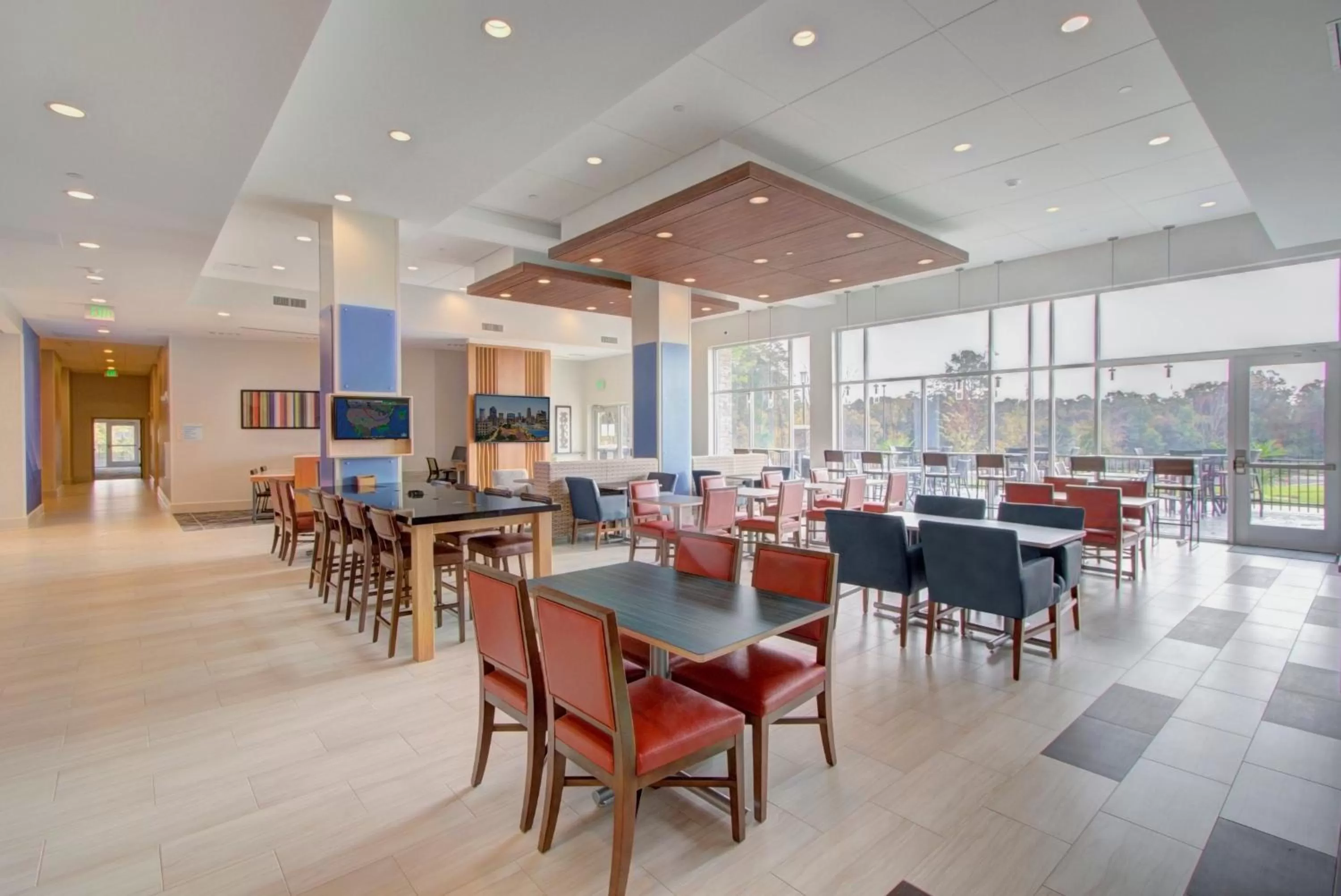 Breakfast in Holiday Inn Express & Suites Charlotte Southwest by IHG