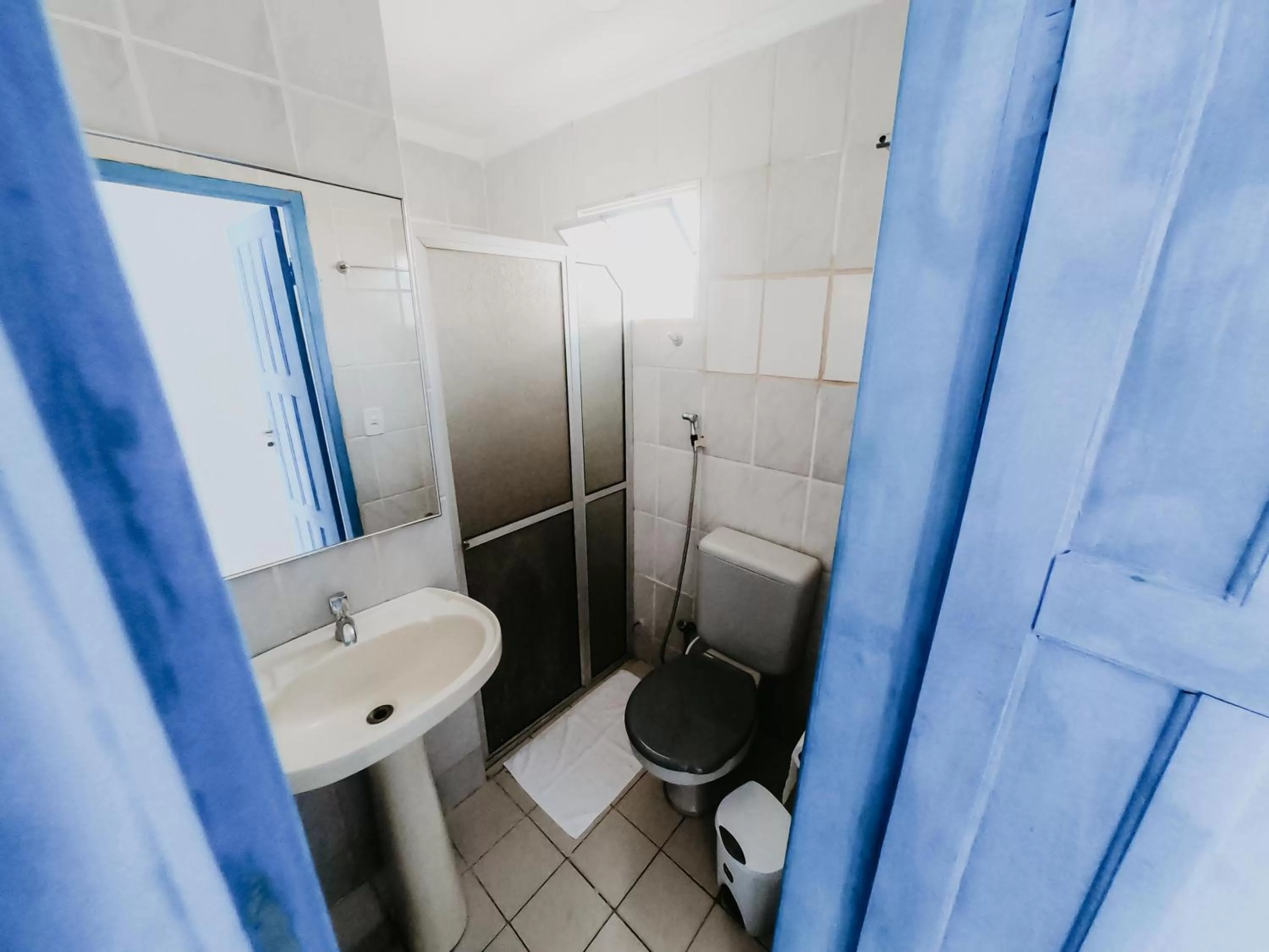 Toilet in Pousada Costamar