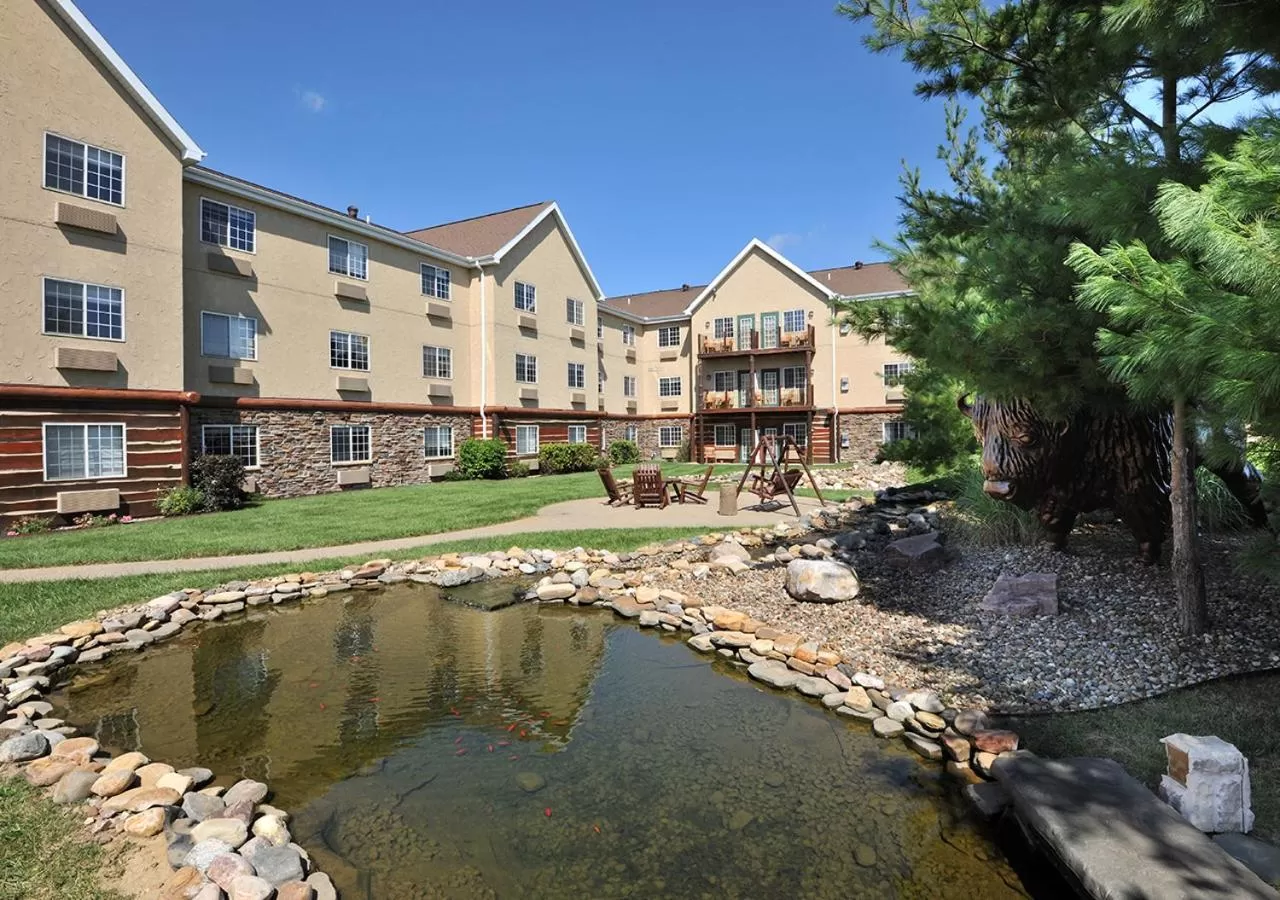 Property building in Stoney Creek Hotel St. Joseph