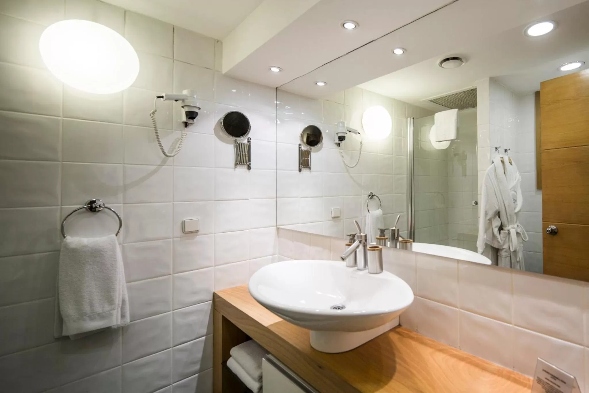 Shower in Taxim Suites Residences Istanbul