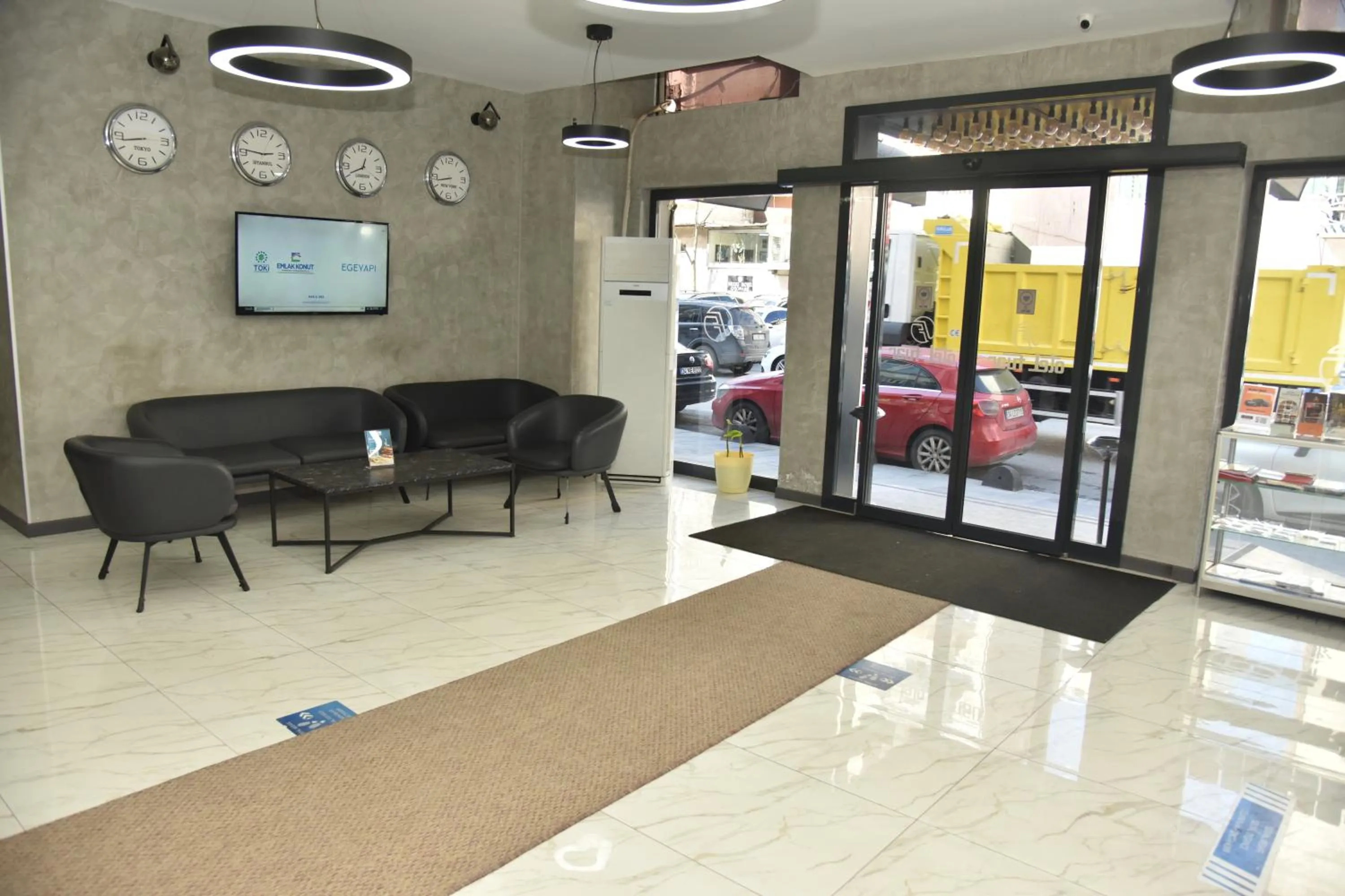 Seating area in Fuar Hotel