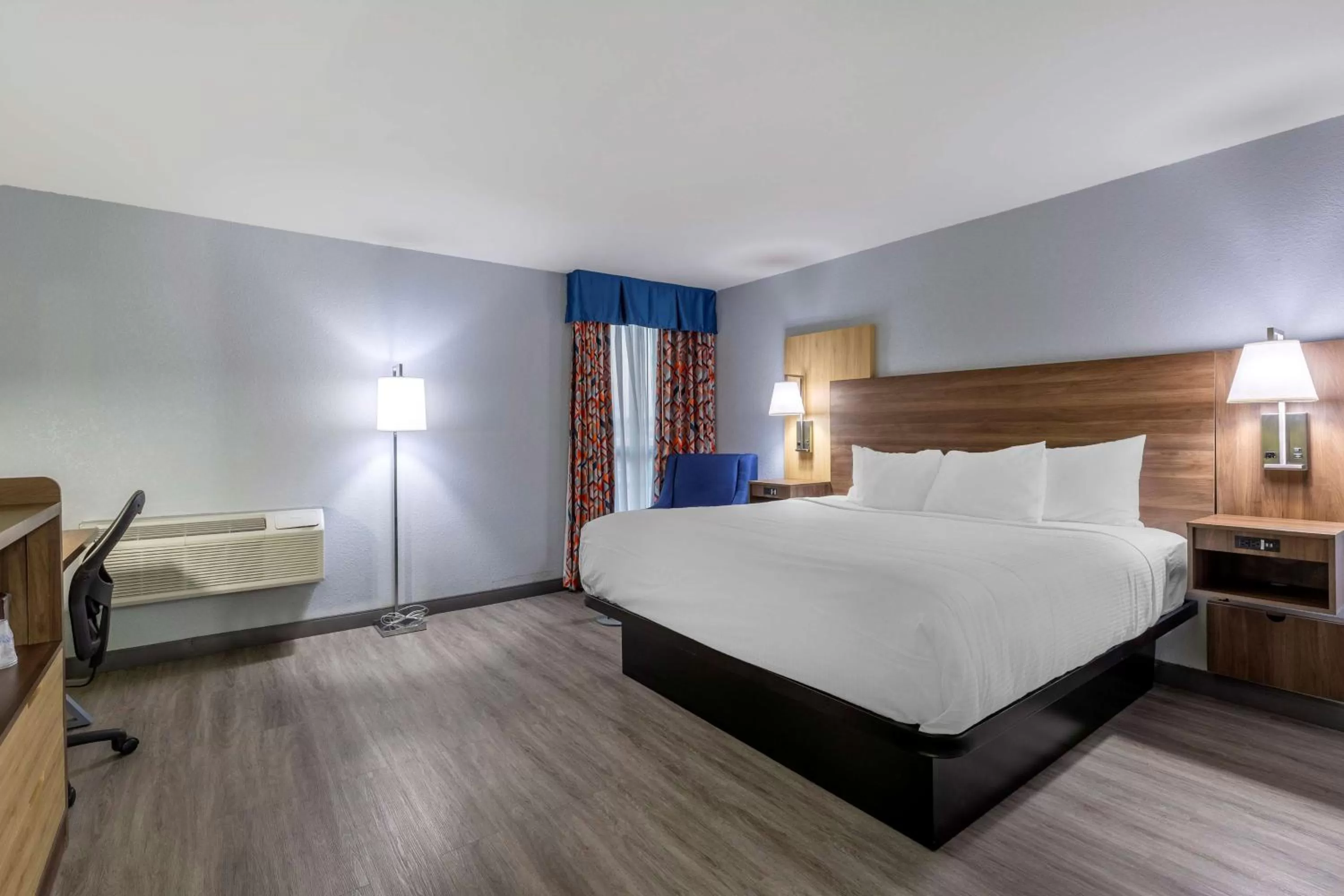 Bedroom, Bed in Best Western Plus St. Louis West-Westport