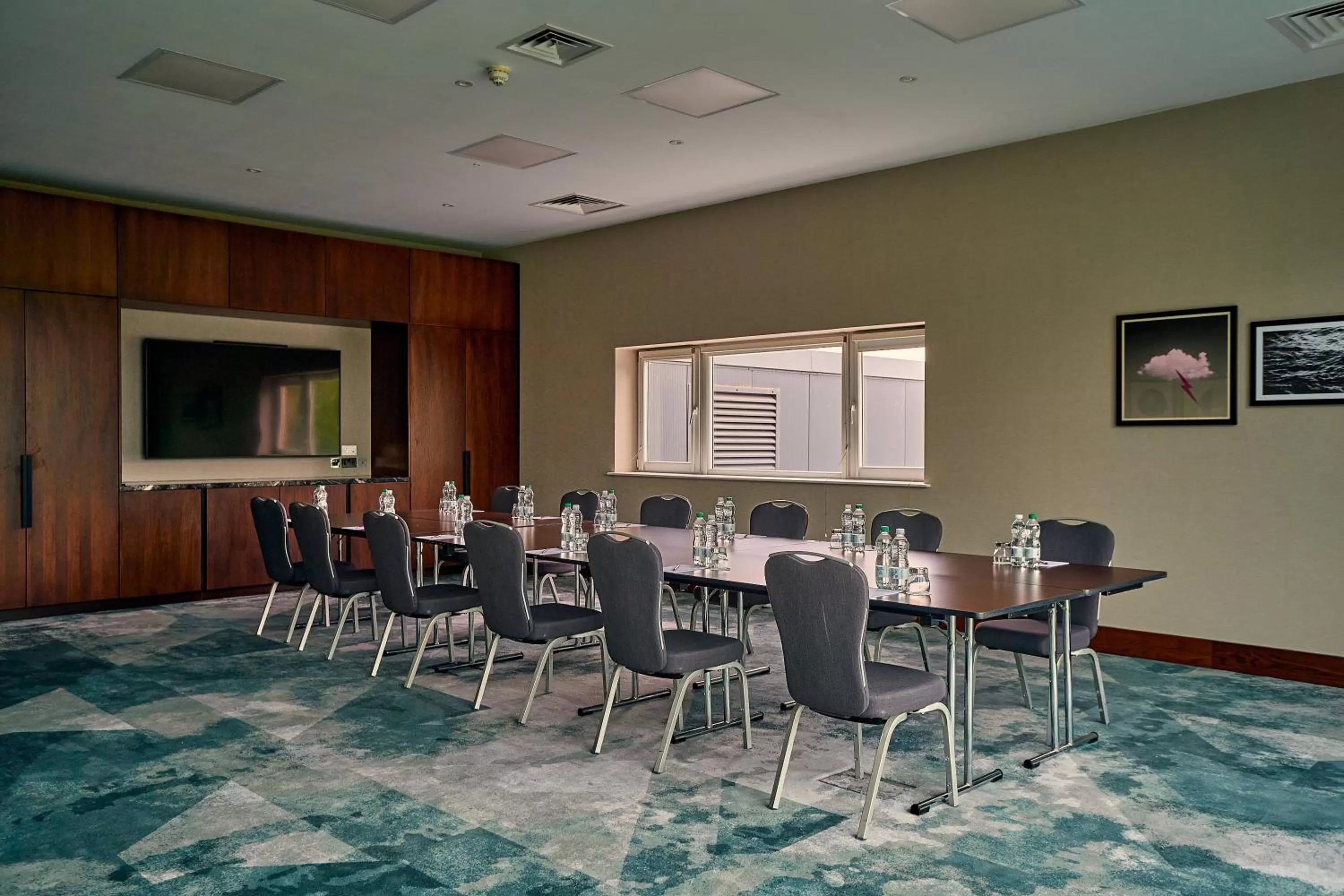 Meeting/conference room in Crowne Plaza Marlow by IHG
