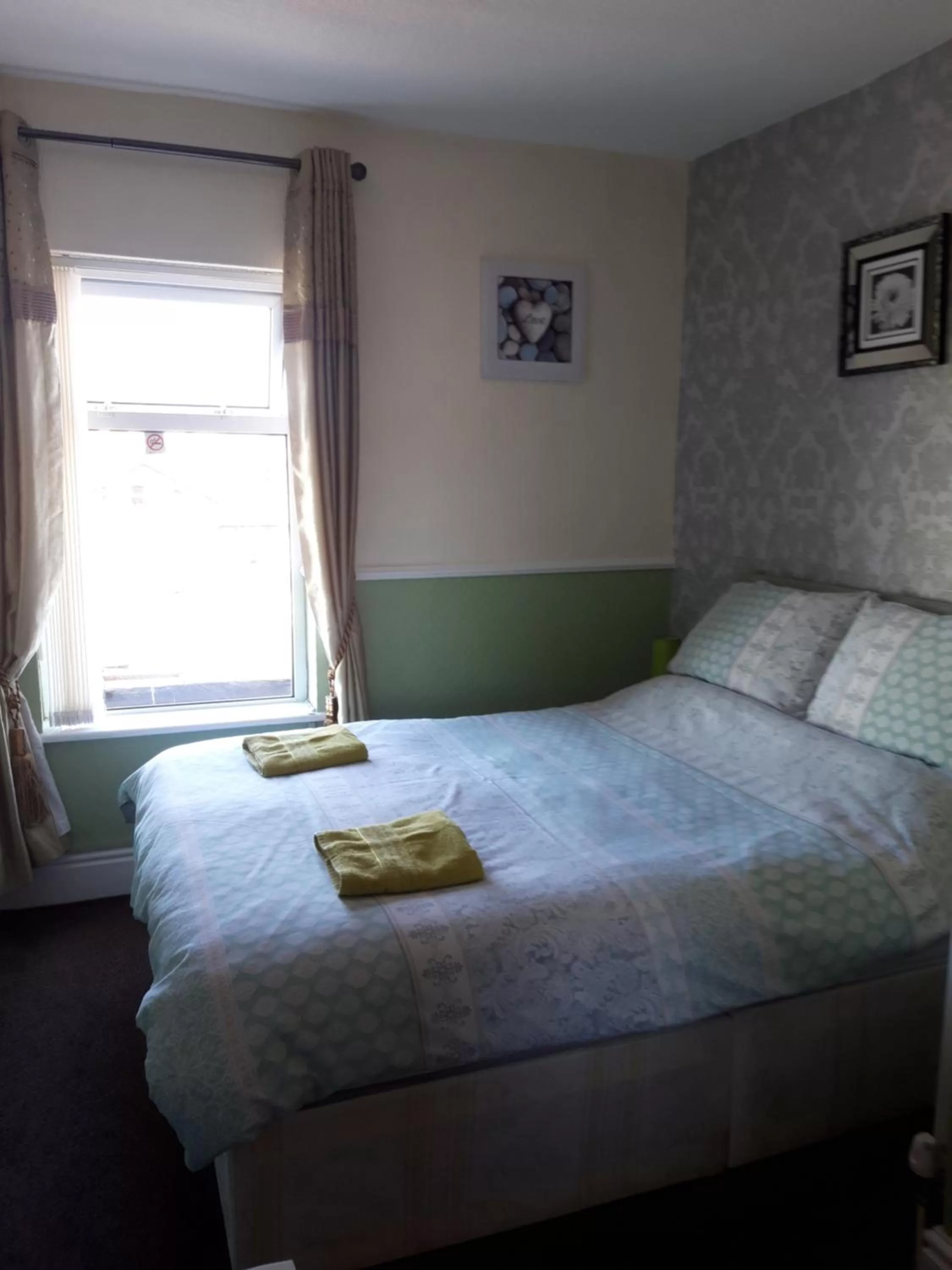 Bed in Delamere Hotel