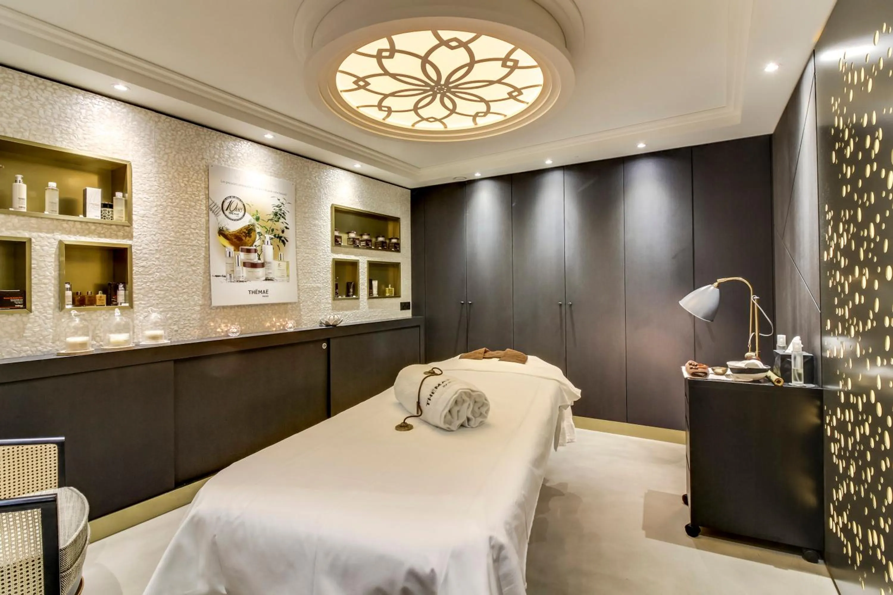 Massage, Bed in Castelbrac Hotel & Spa