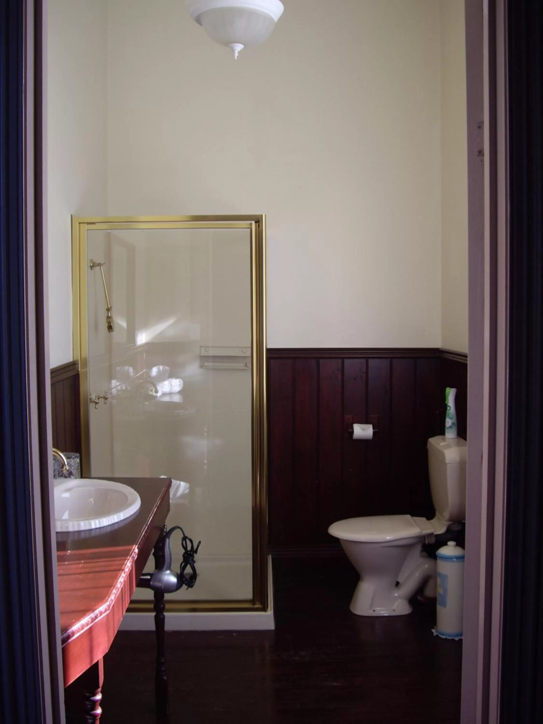 Bathroom in Lucinda B&B