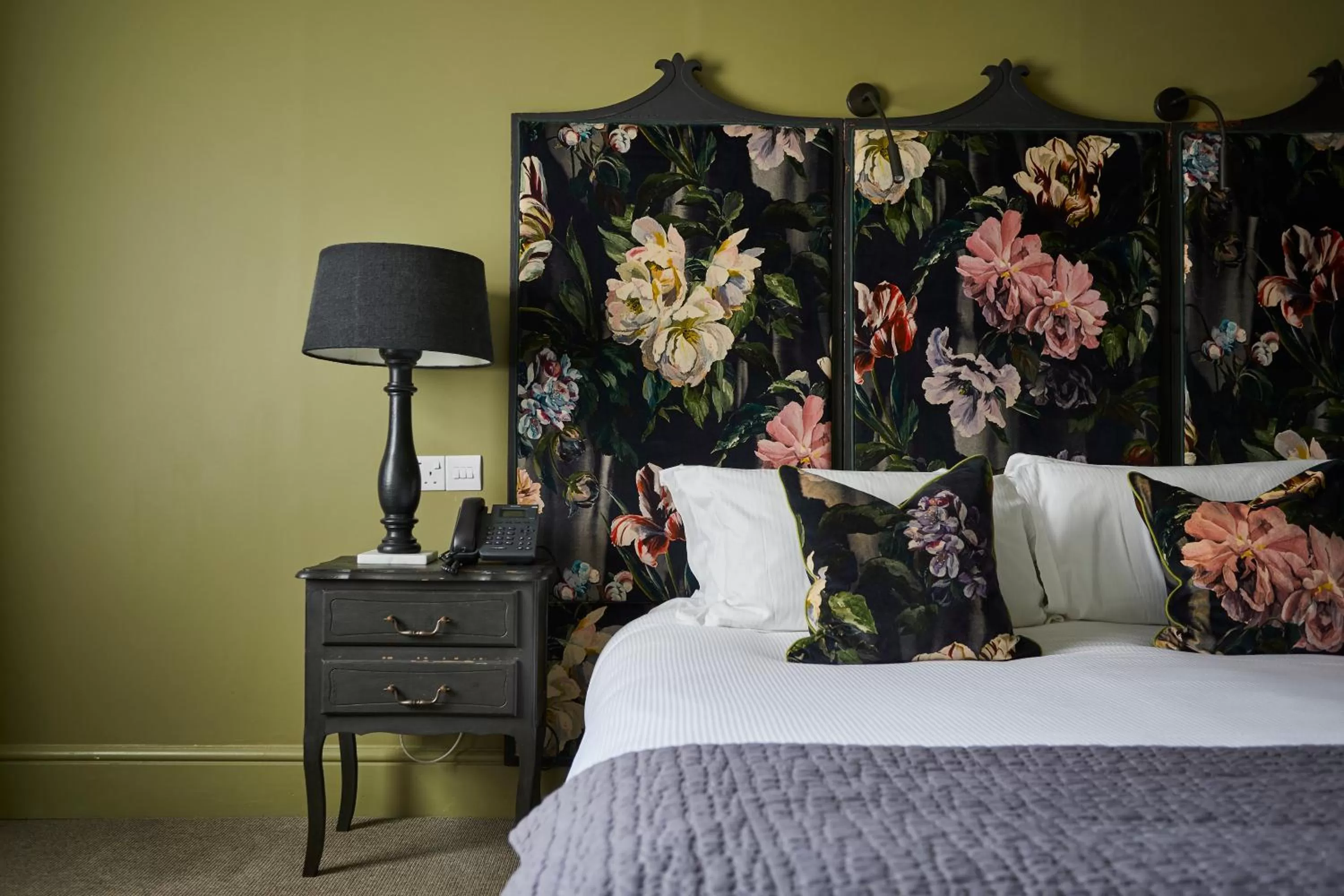 Bed in The King's Arms