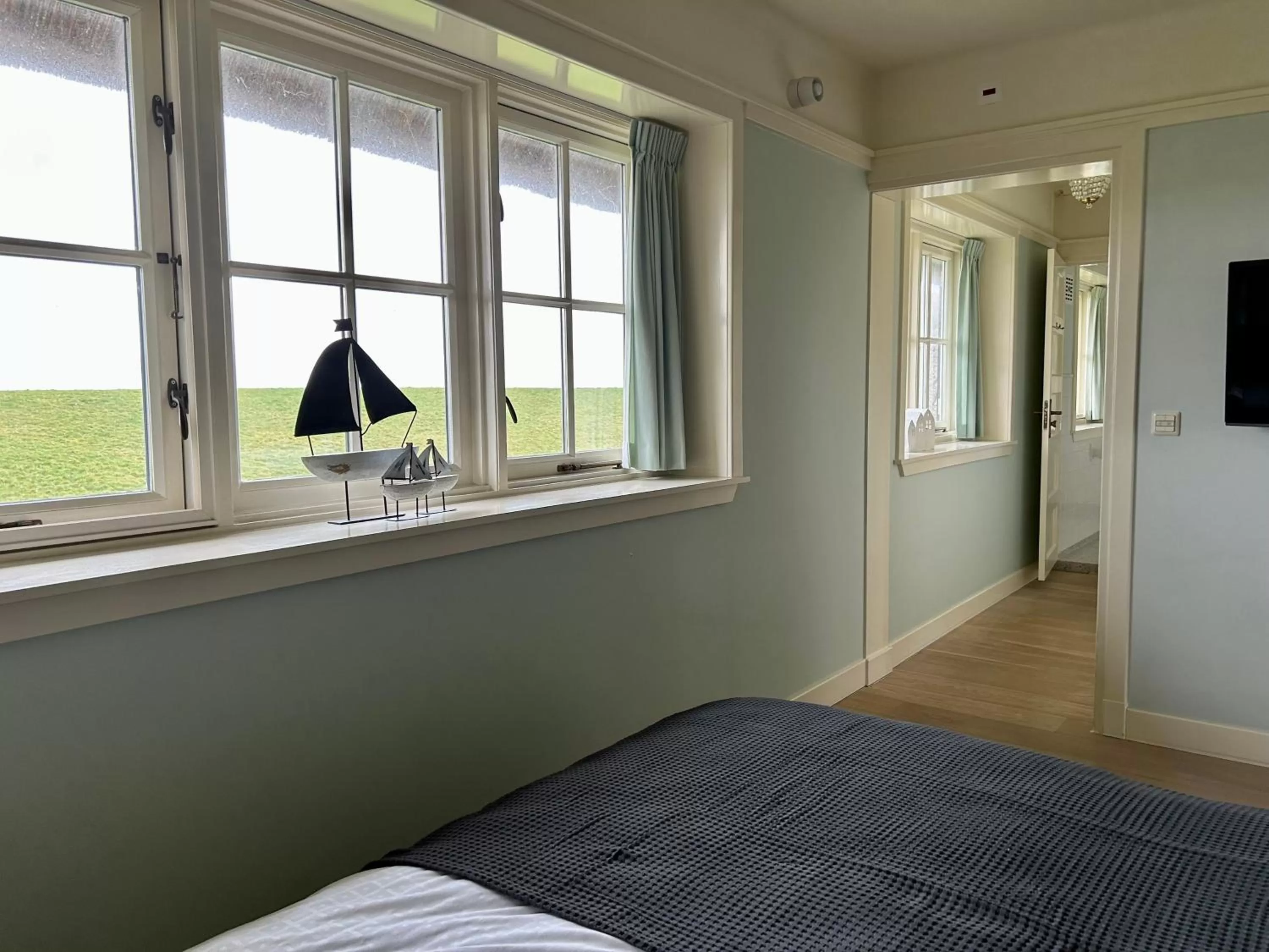 View (from property/room), Bed in Villa Nieuwland B&B