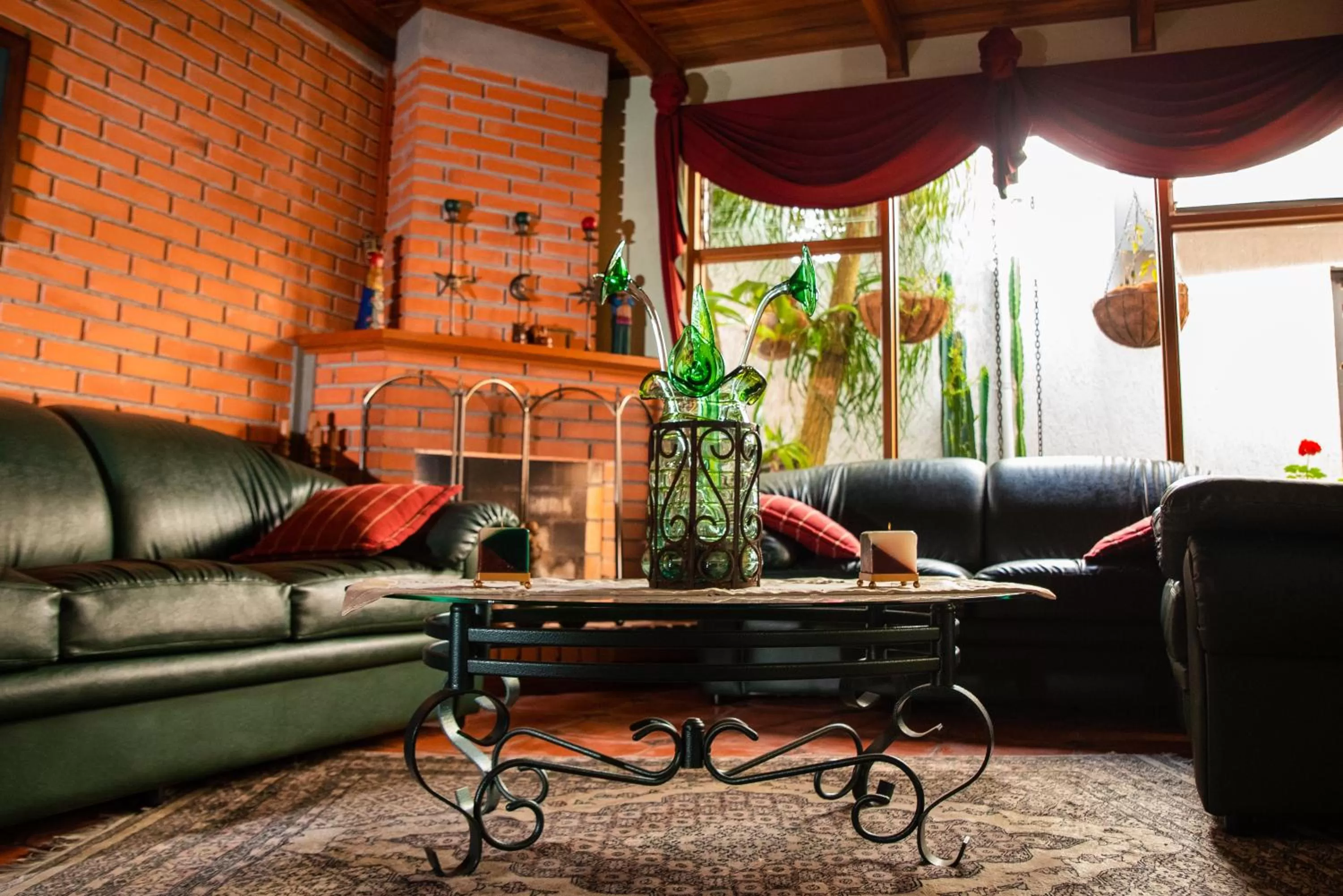 Living room in La Casa de Mamá Coyita