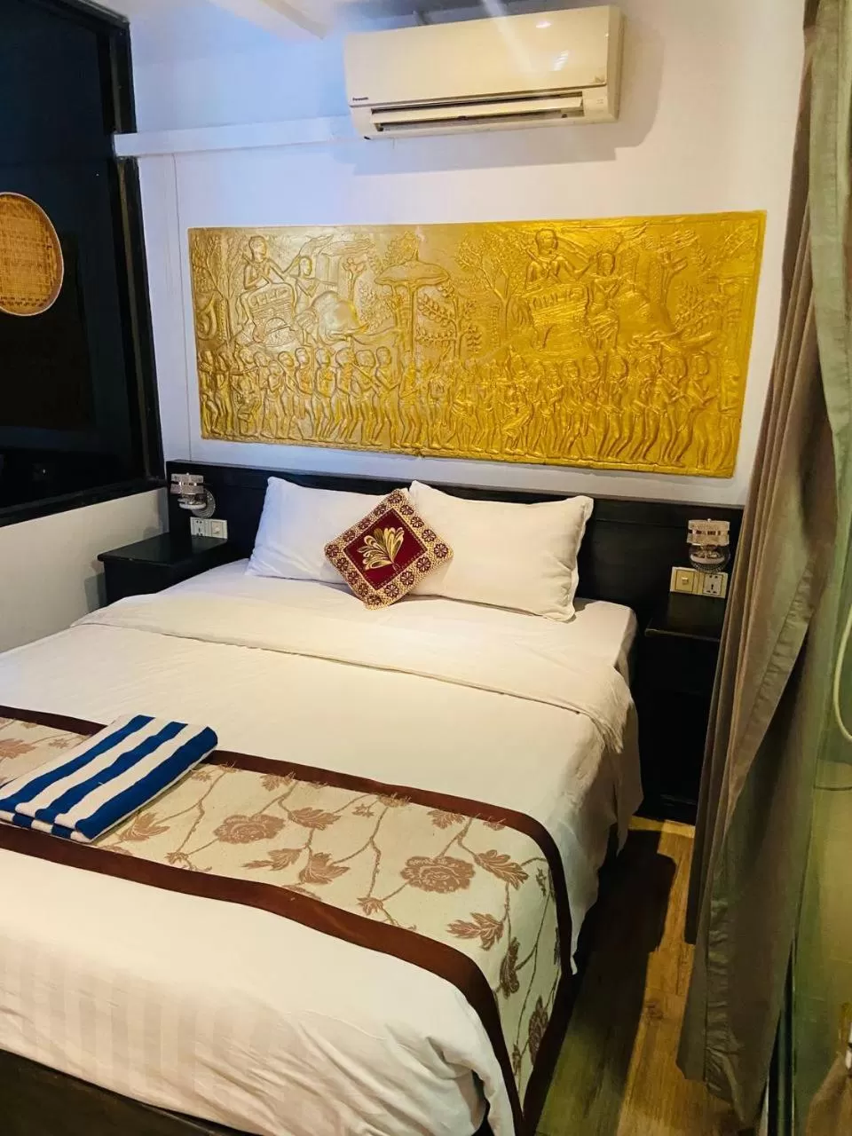 Blue Crystal boutique Hotel