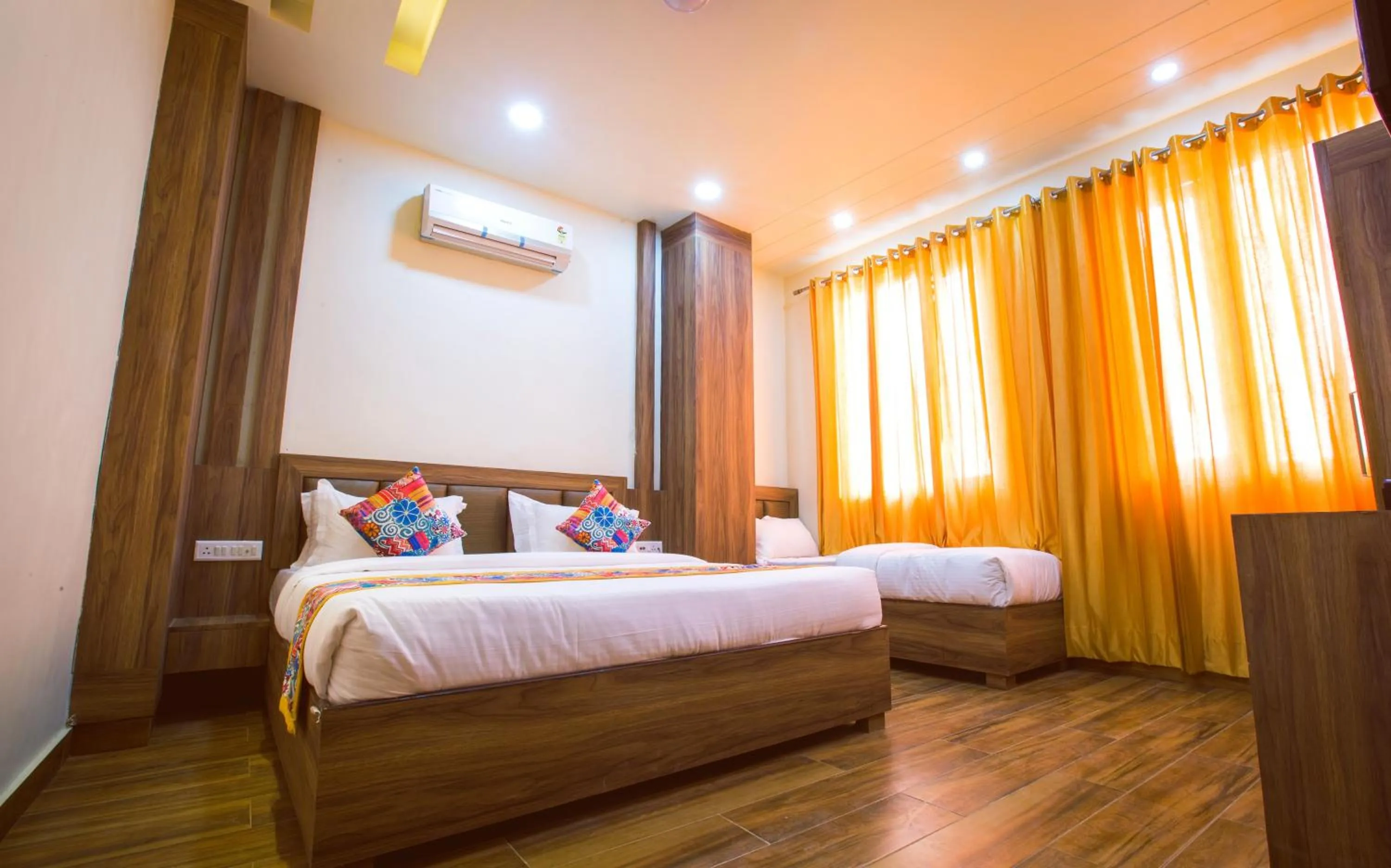 Bed in Hotel Shivaay Grand