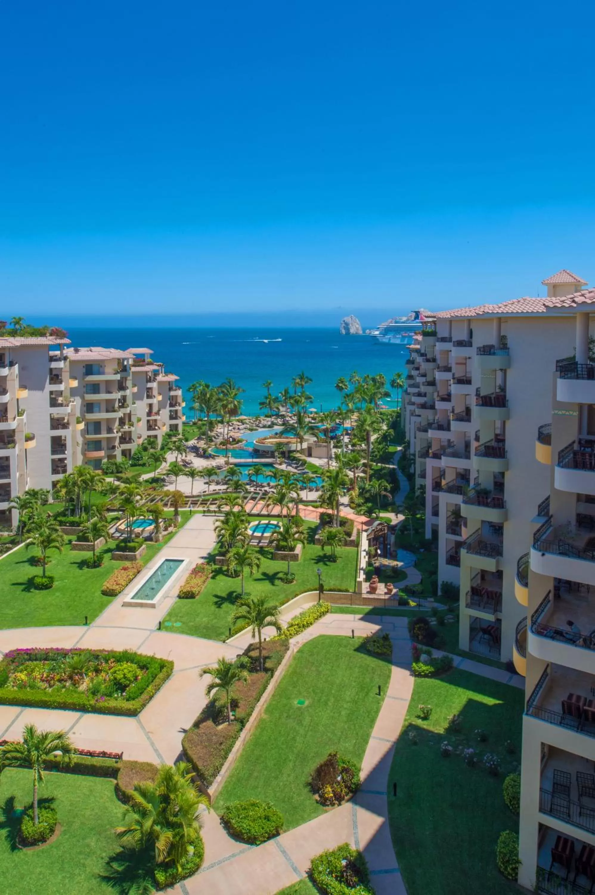 Swimming pool in Villa la Estancia Beach Resort & Spa
