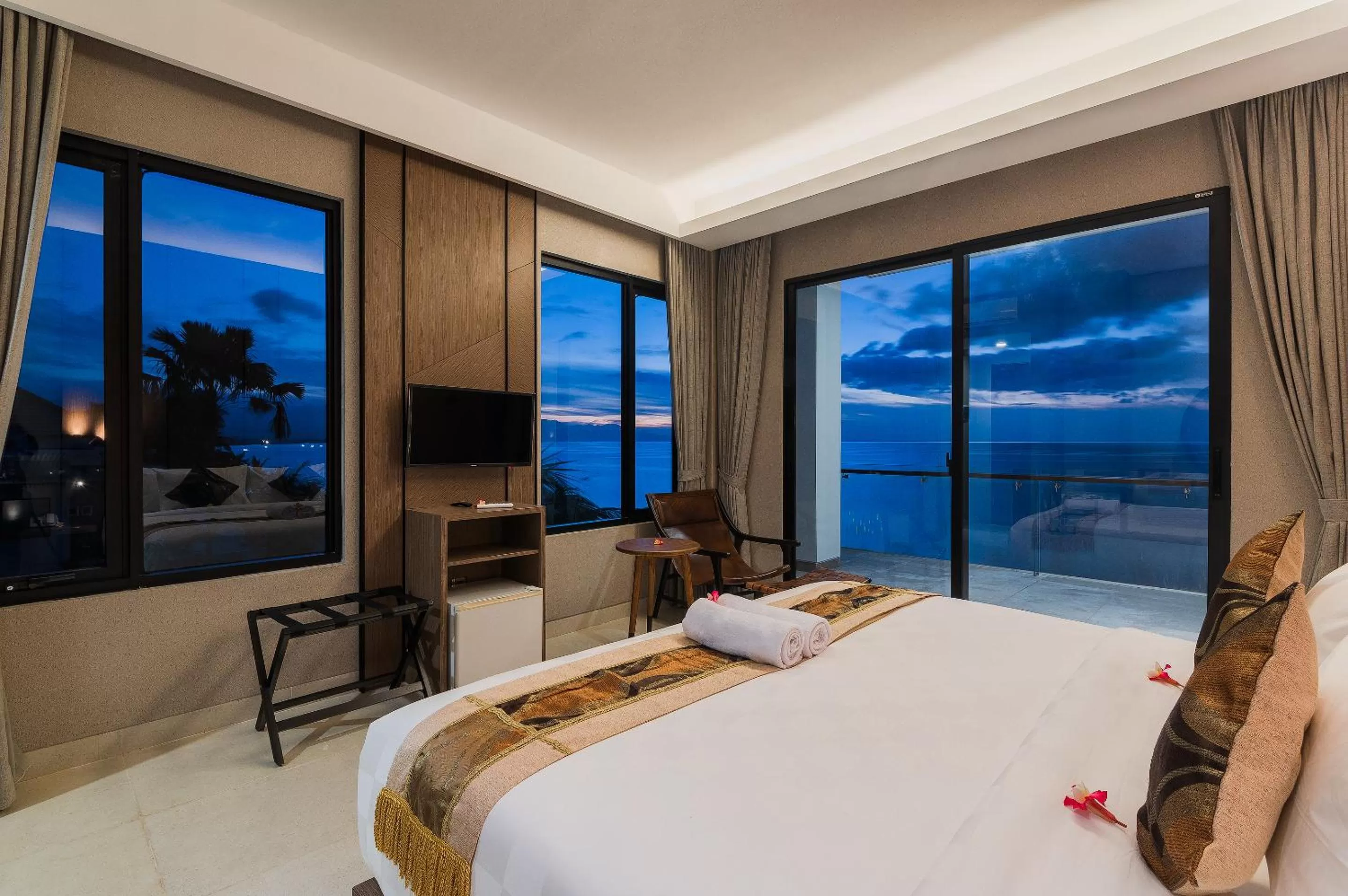 Bed in Padmasari Resort Lovina