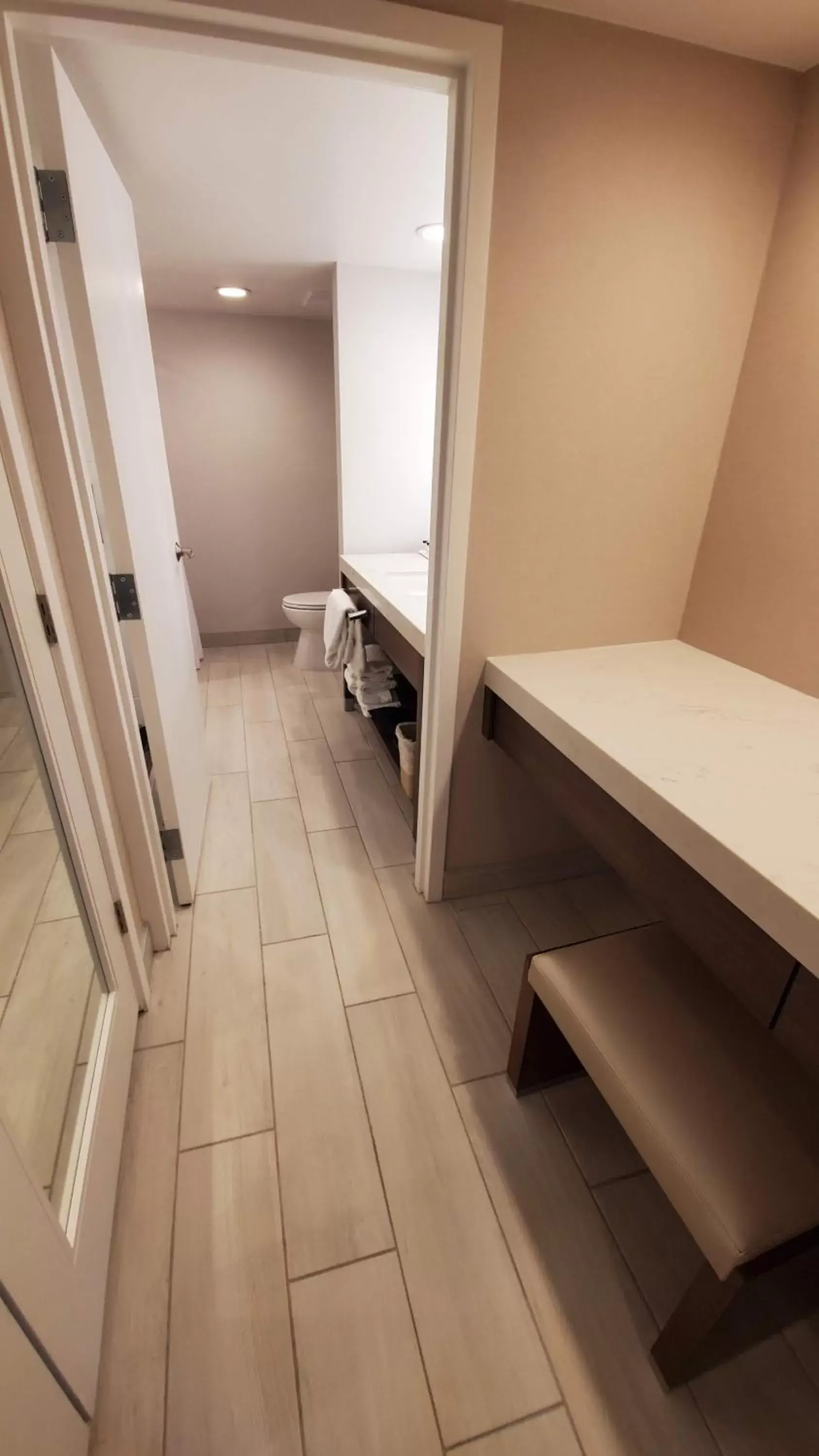 King Suite - Non-Smoking in Crowne Plaza Phoenix - Chandler Golf Resort by IHG King Suite - Non-Smoking in Crowne Plaza Phoenix - Chandler Golf Resort by IHG