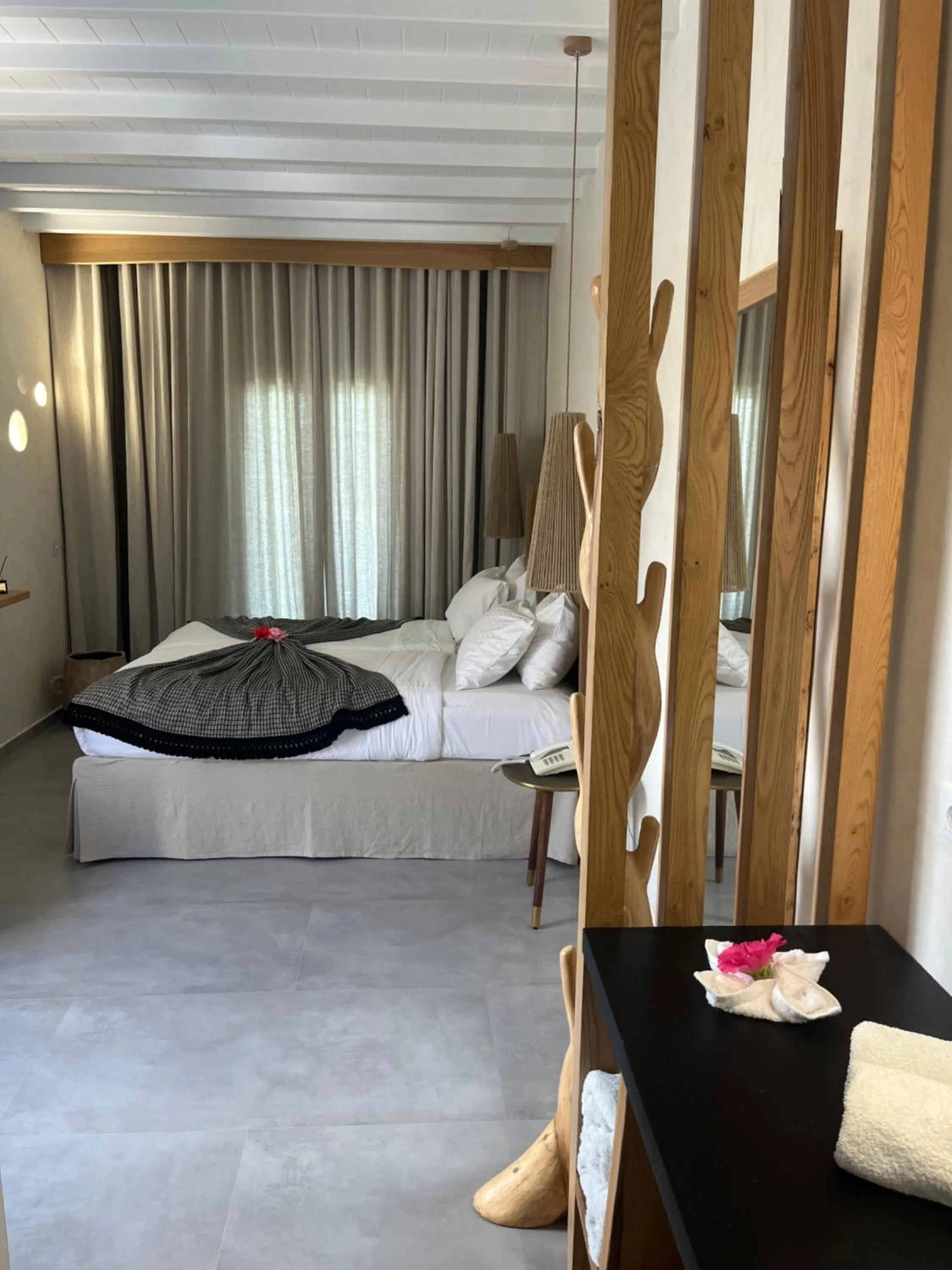 Bedroom, Bed in Panormos Village Hotel