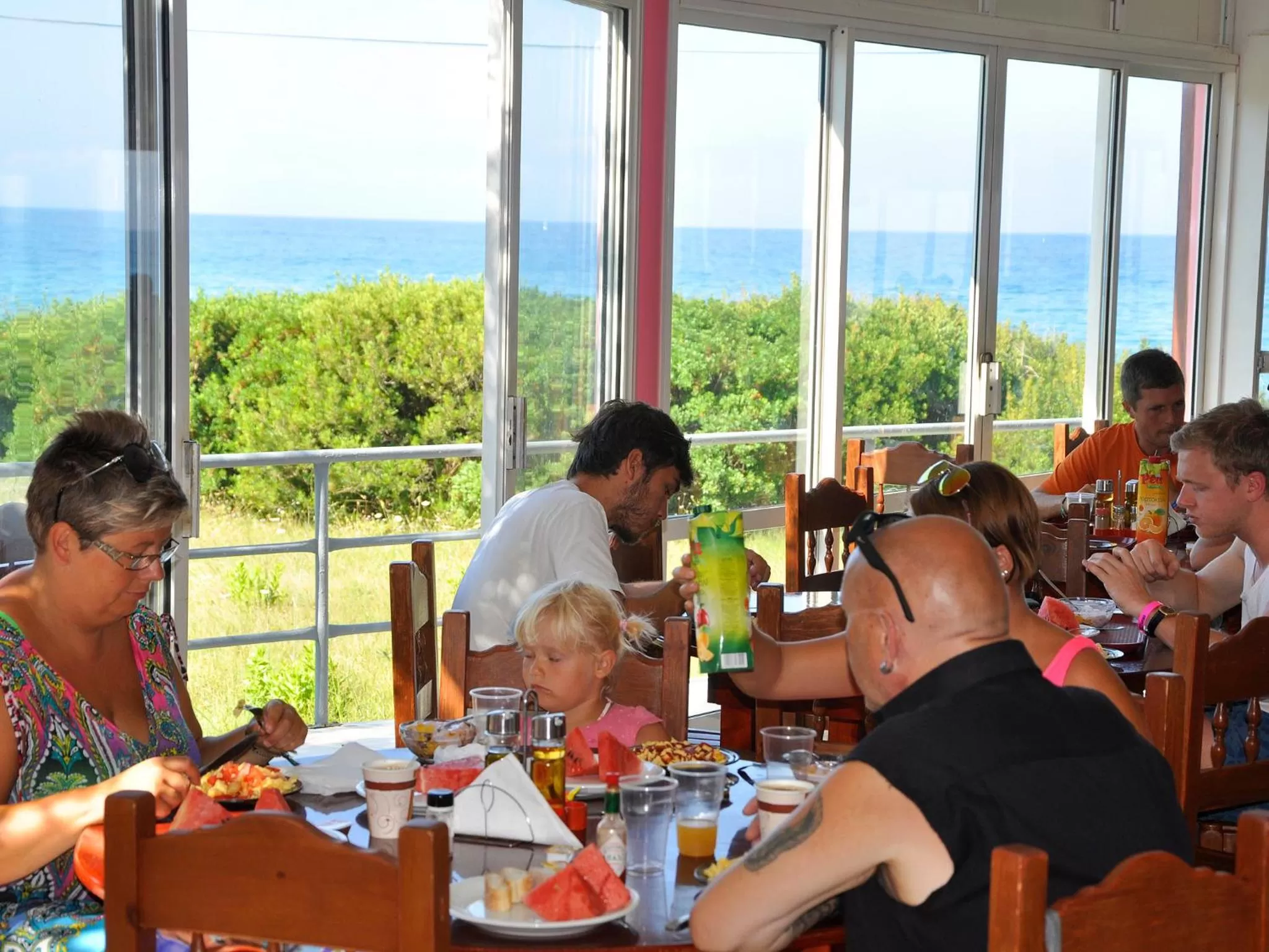 Restaurant/places to eat in Pink Palace Beach Resort