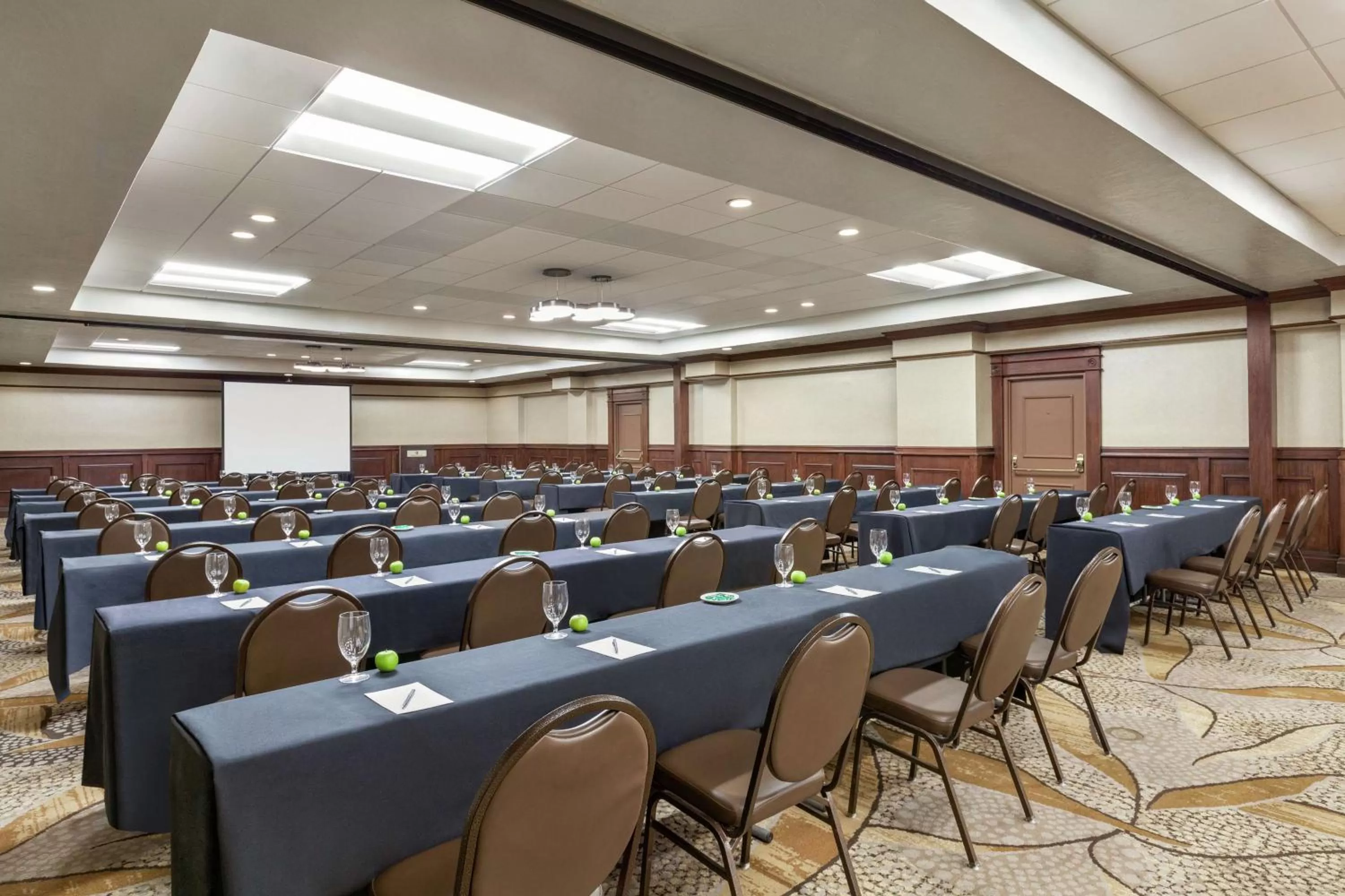 Meeting/conference room in Embassy Suites by Hilton Santa Ana Orange County Airport