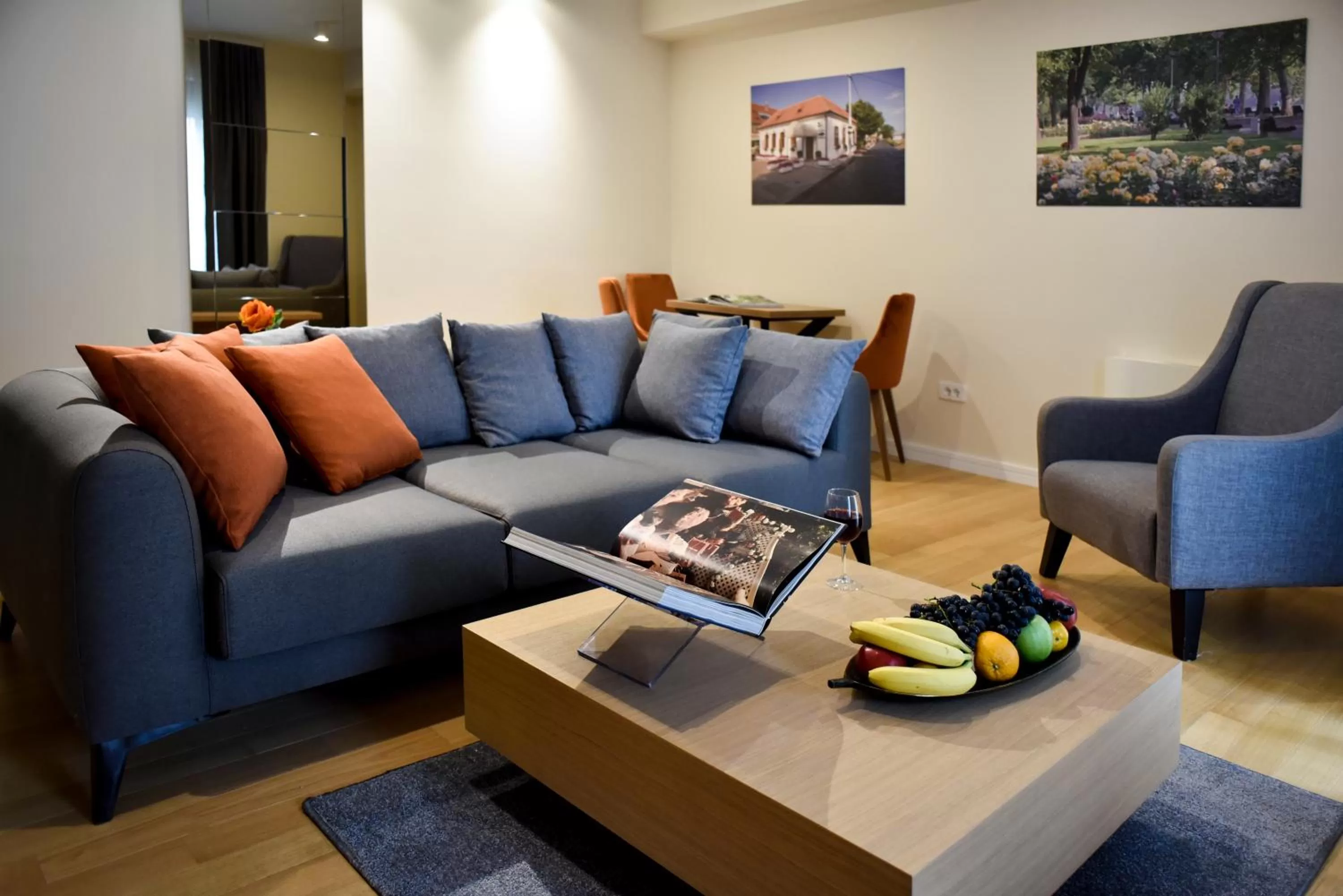 Living room, Seating Area in Hotel LoRa