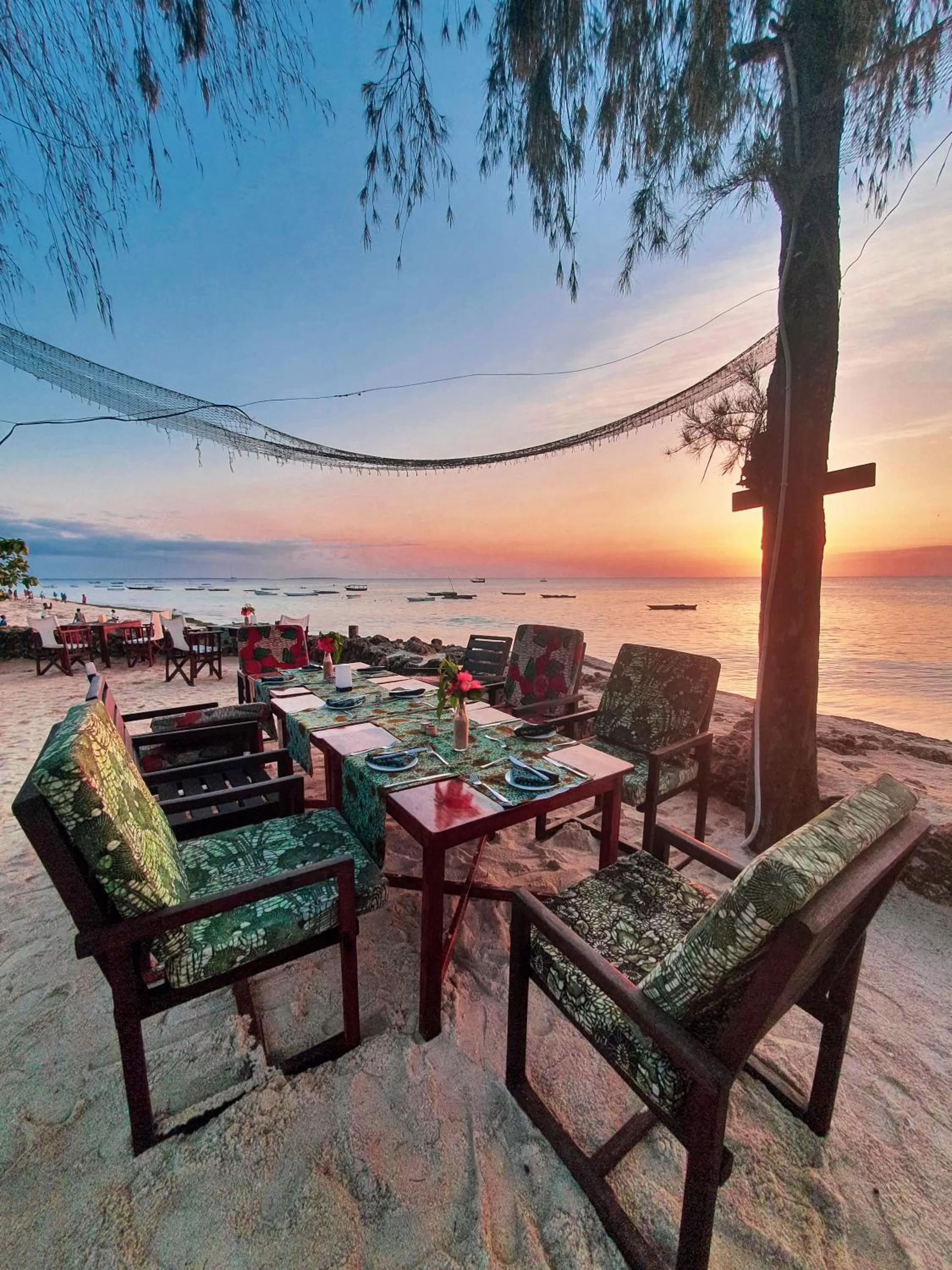 Restaurant/places to eat in Flame Tree Cottages