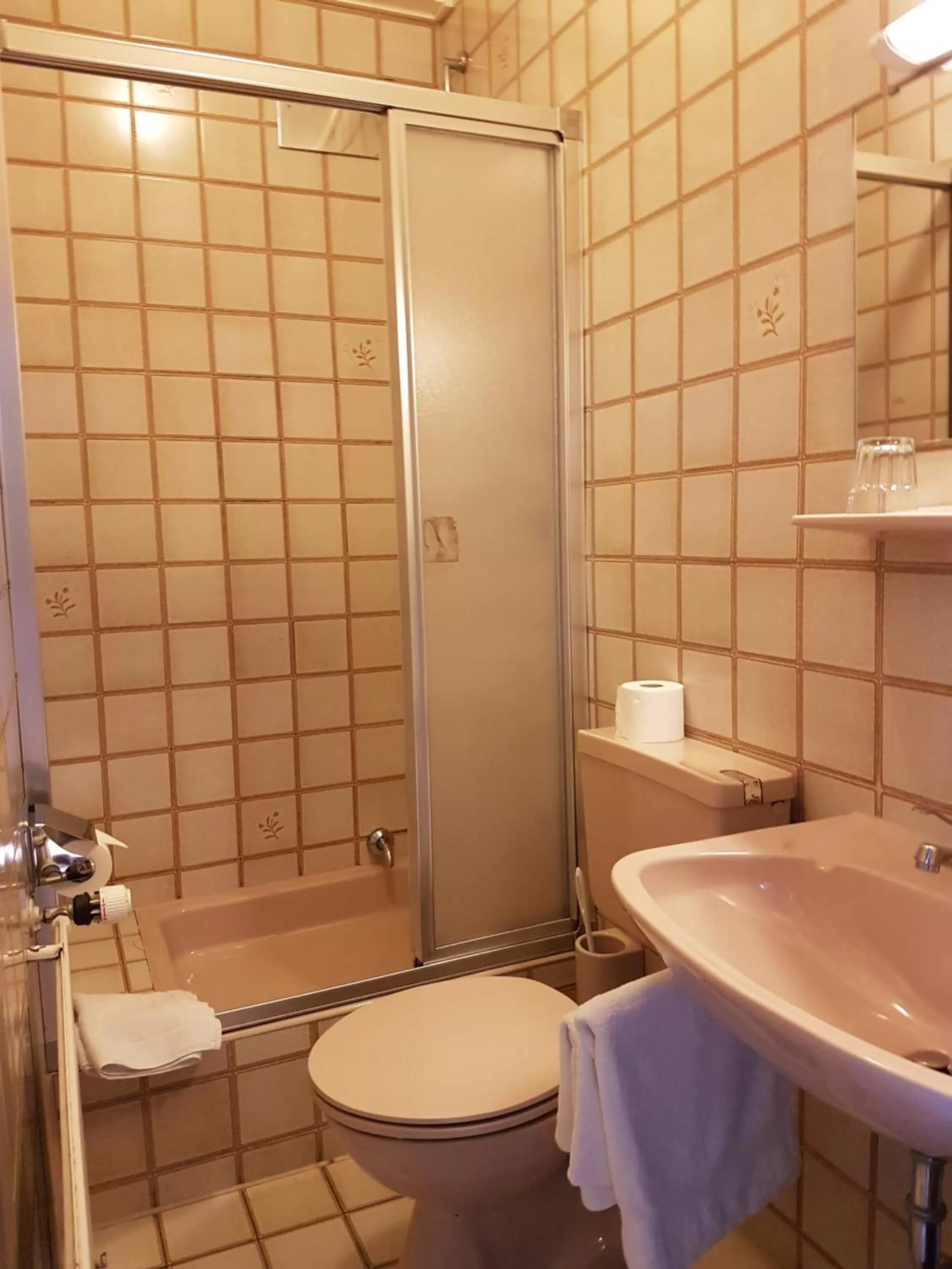 Bathroom in Hotel Restaurant Klostermühle