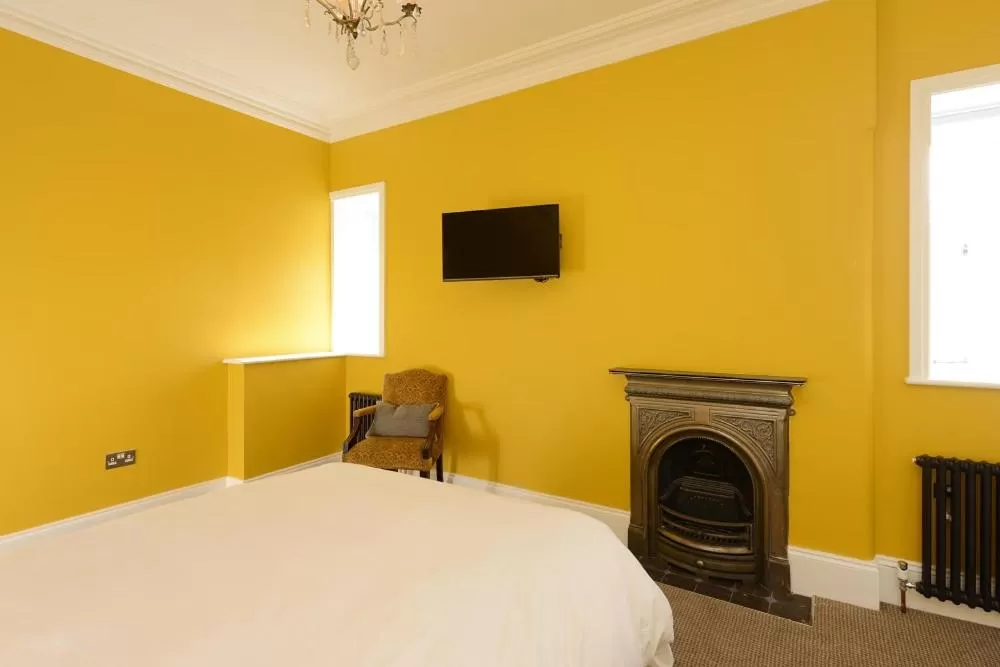 Photo of the whole room, Bed in Bay Tree Broadstairs