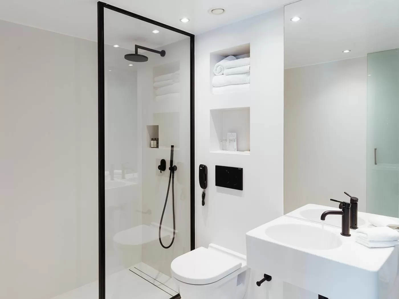 Bathroom in Periscope