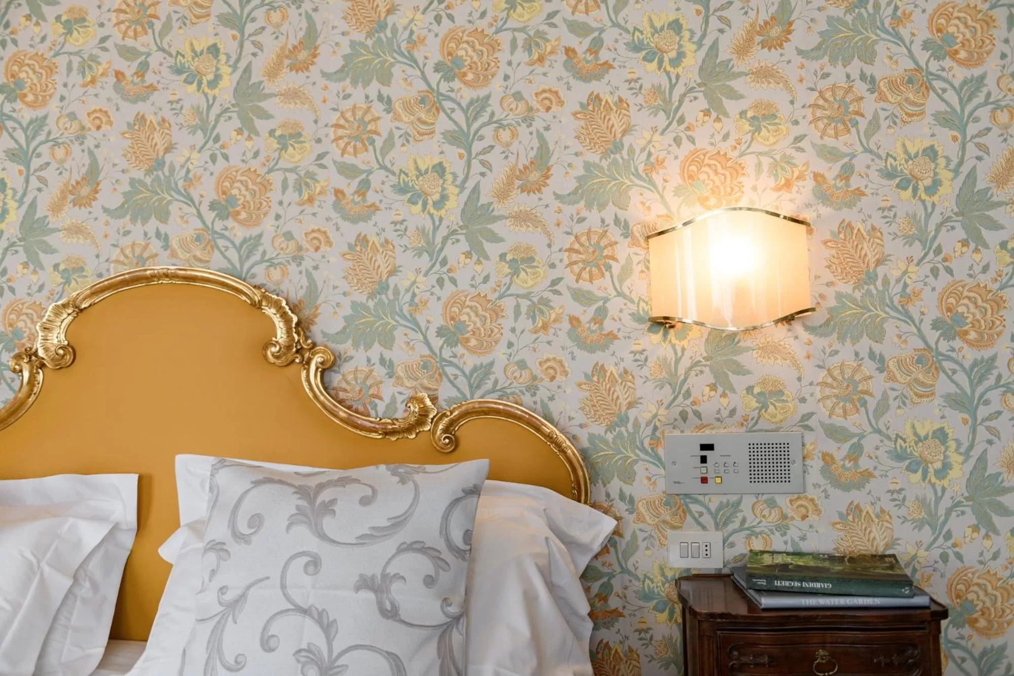 Decorative detail, Bed in Hotel Continental