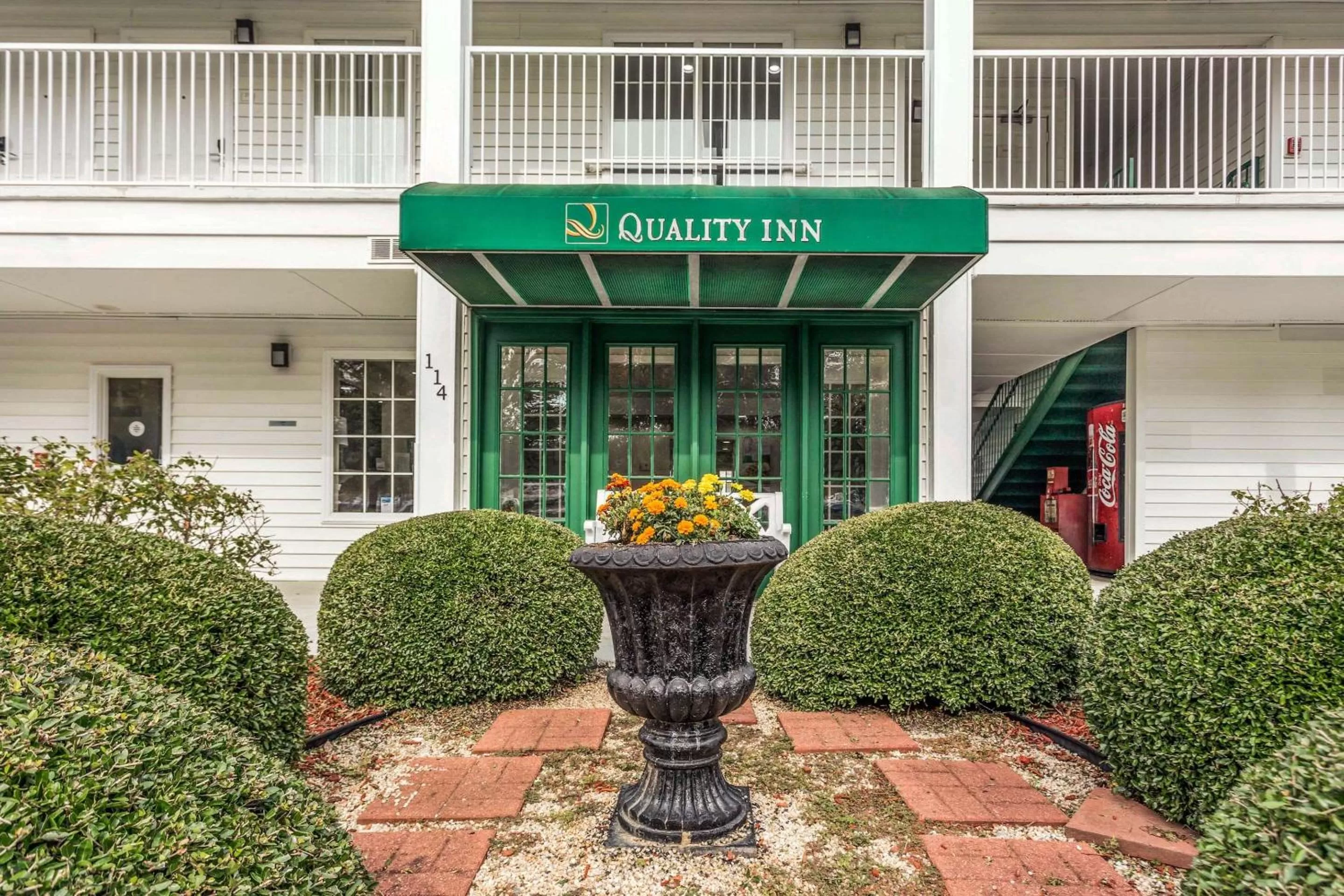 Property building in Quality Inn Lancaster