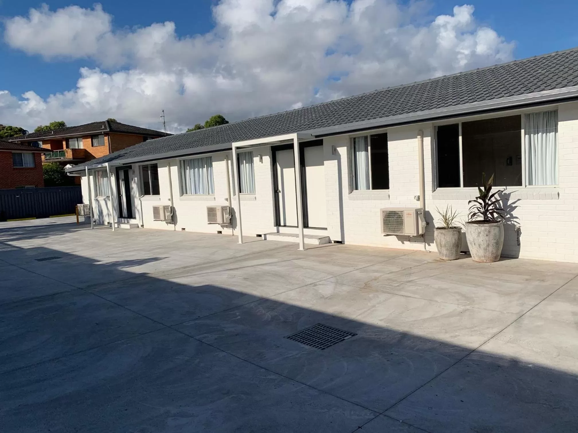 Property building in Surf Beach Motel Port