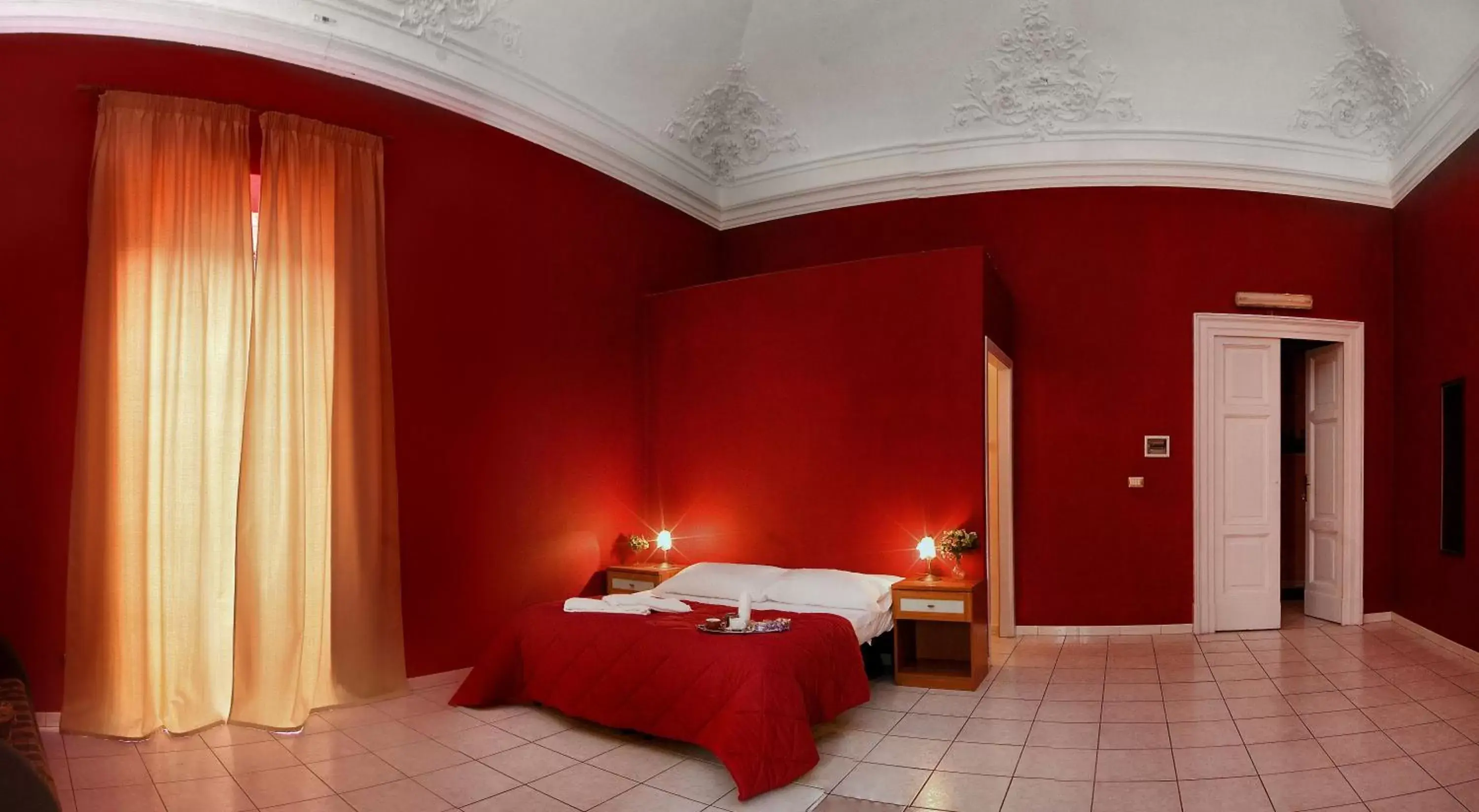 Quintuple Room with Balcony in Hotel Biscari Quintuple Room with Balcony in Hotel Biscari