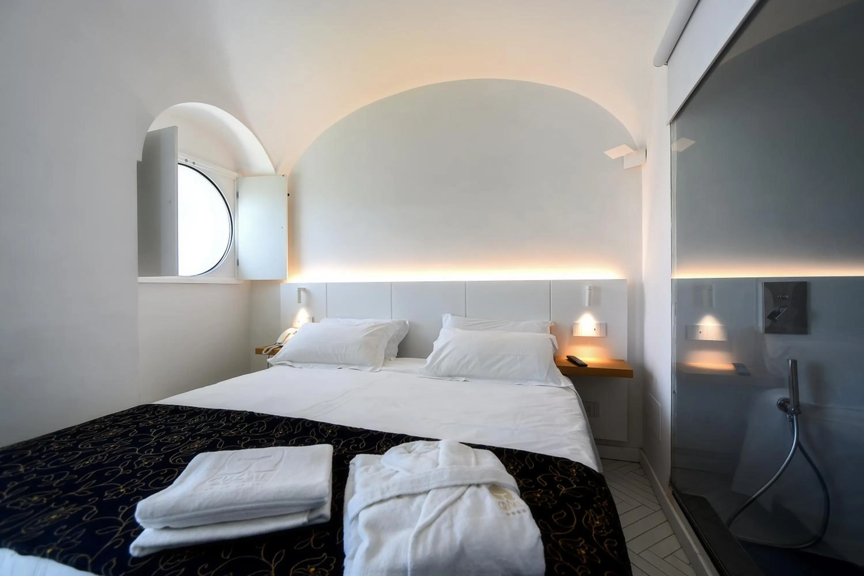 Bedroom, Bed in Hotel Graal