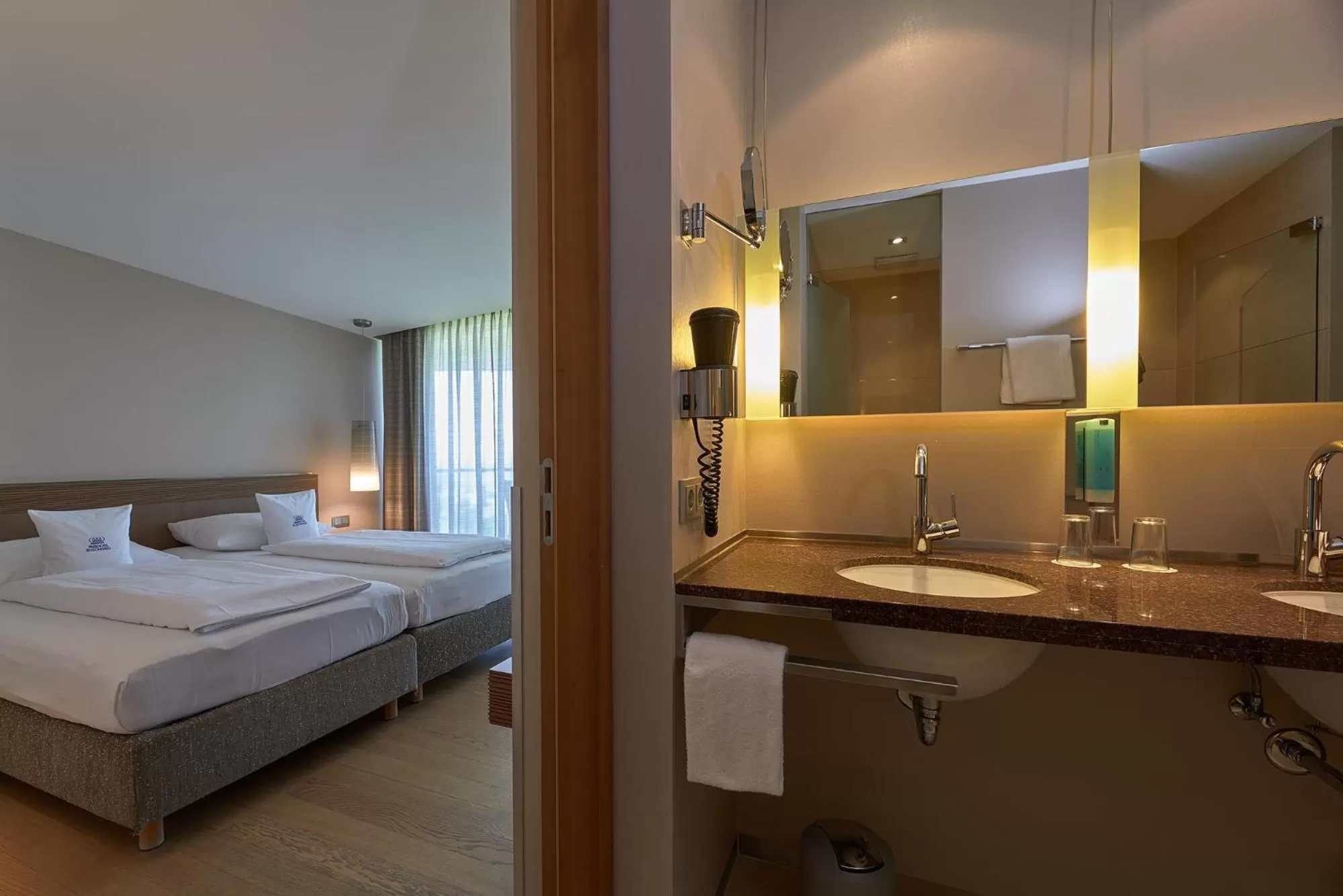 Bed in Parkhotel St.Leonhard