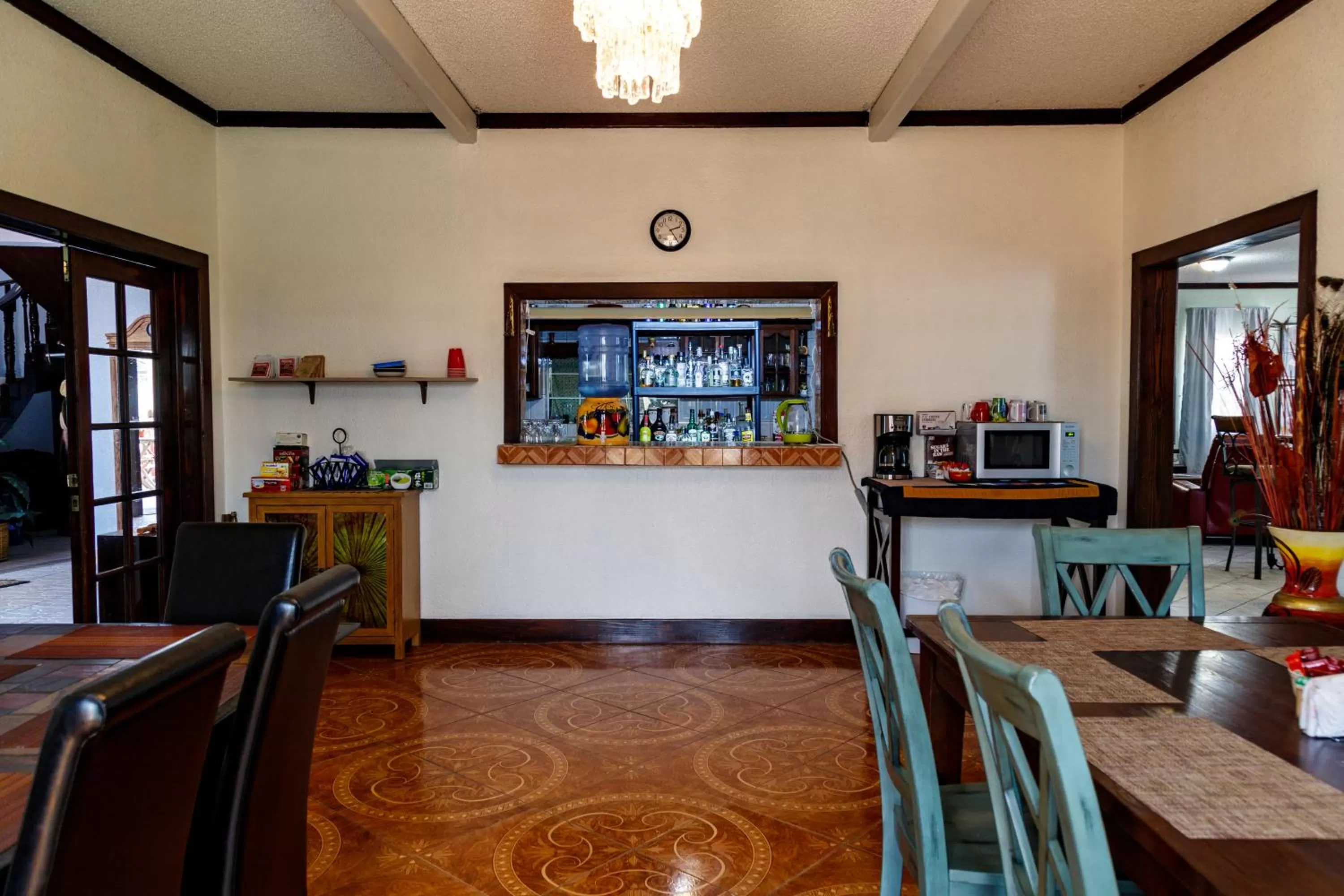 Restaurant/places to eat in Playa Hermosa Inn at the beach