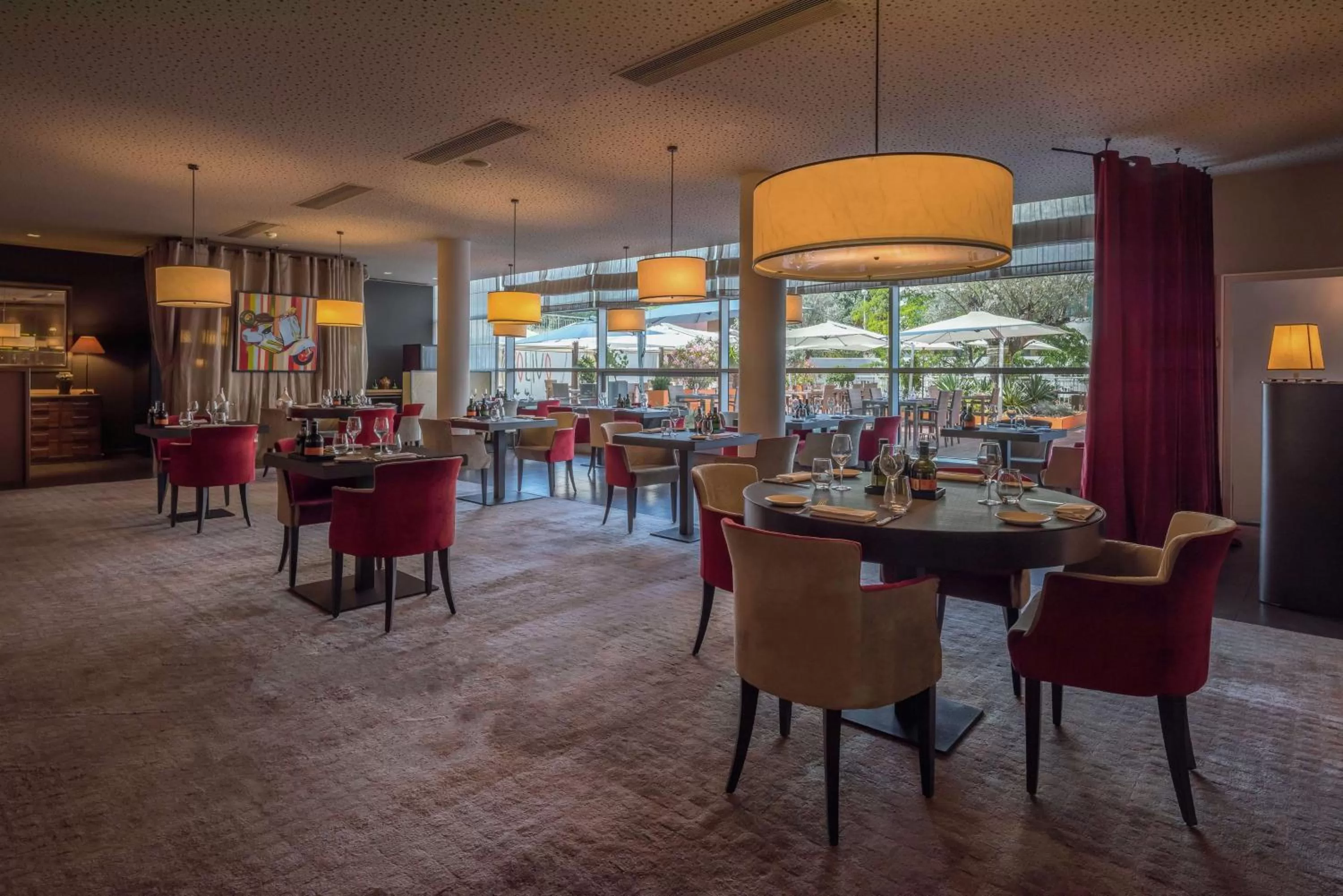 Restaurant/places to eat in Hilton Geneva Hotel and Conference Centre