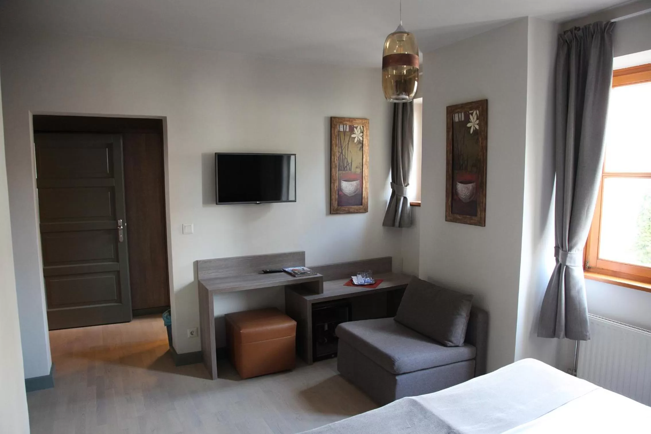 TV/Entertainment Center in Portré Panzió